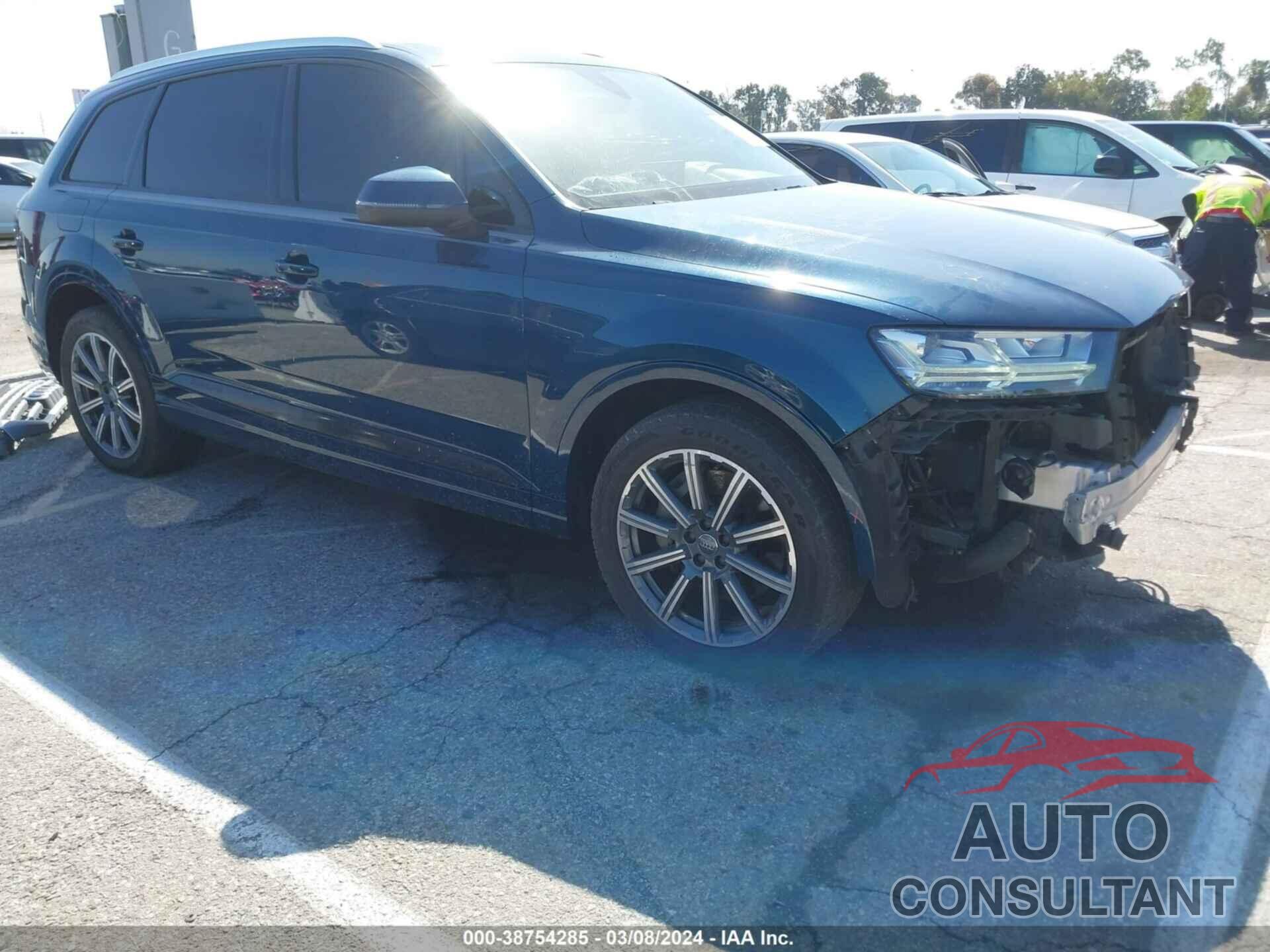 AUDI Q7 2018 - WA1LHAF7XJD039988