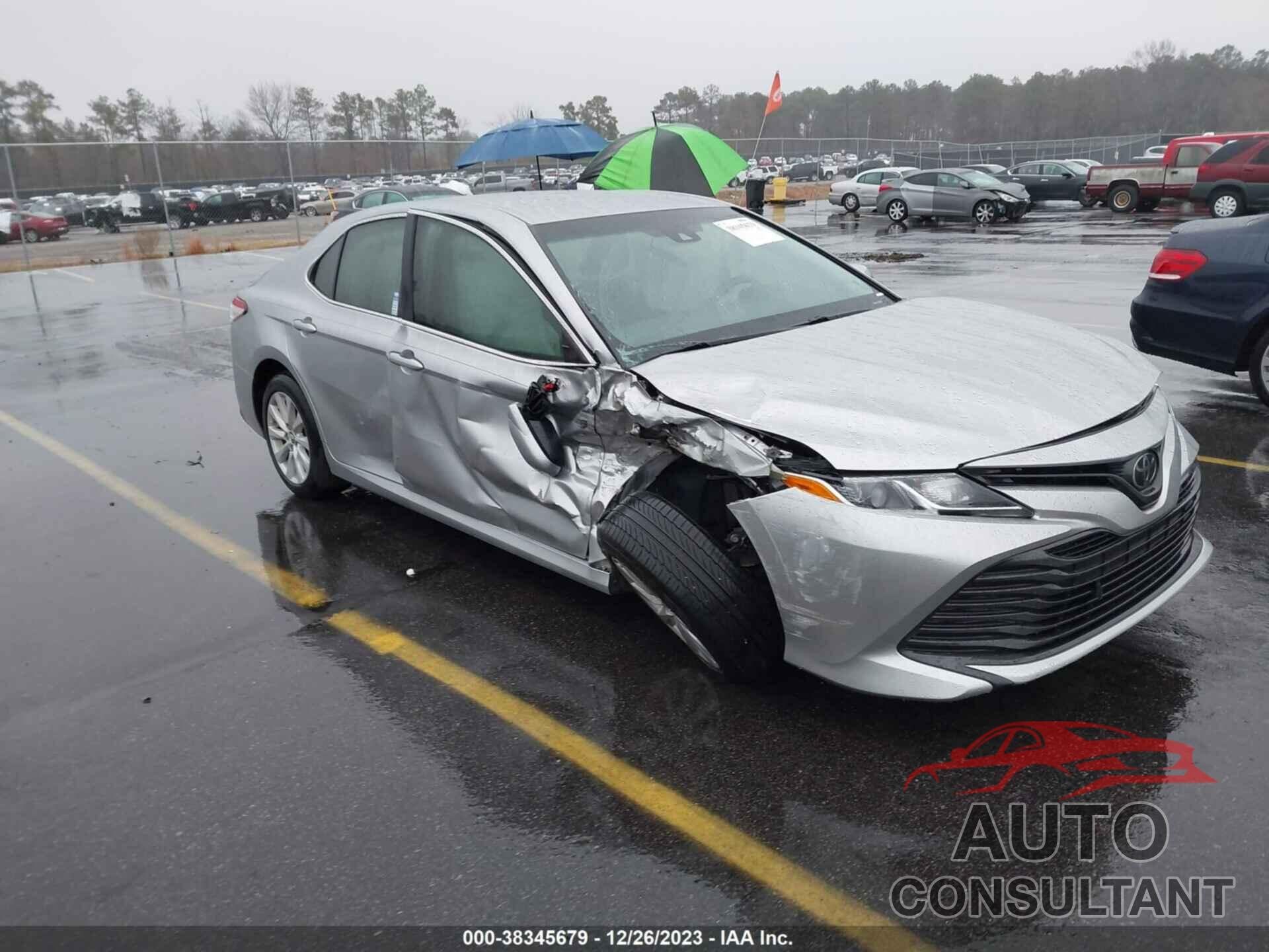 TOYOTA CAMRY 2018 - 4T1B11HK2JU668115