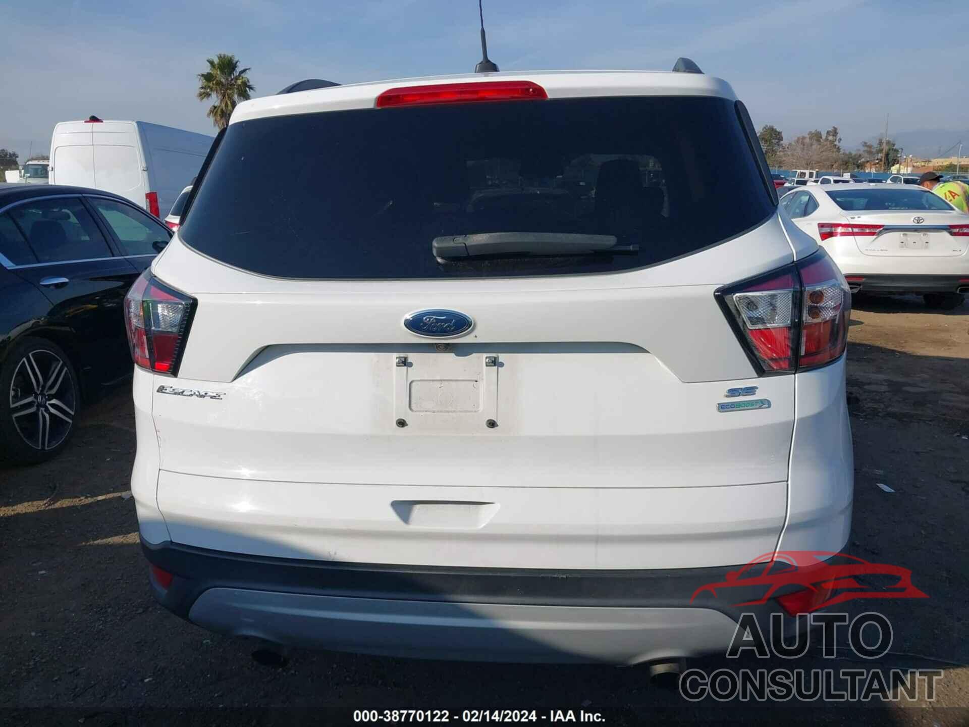 FORD ESCAPE 2018 - 1FMCU0GD9JUD60044
