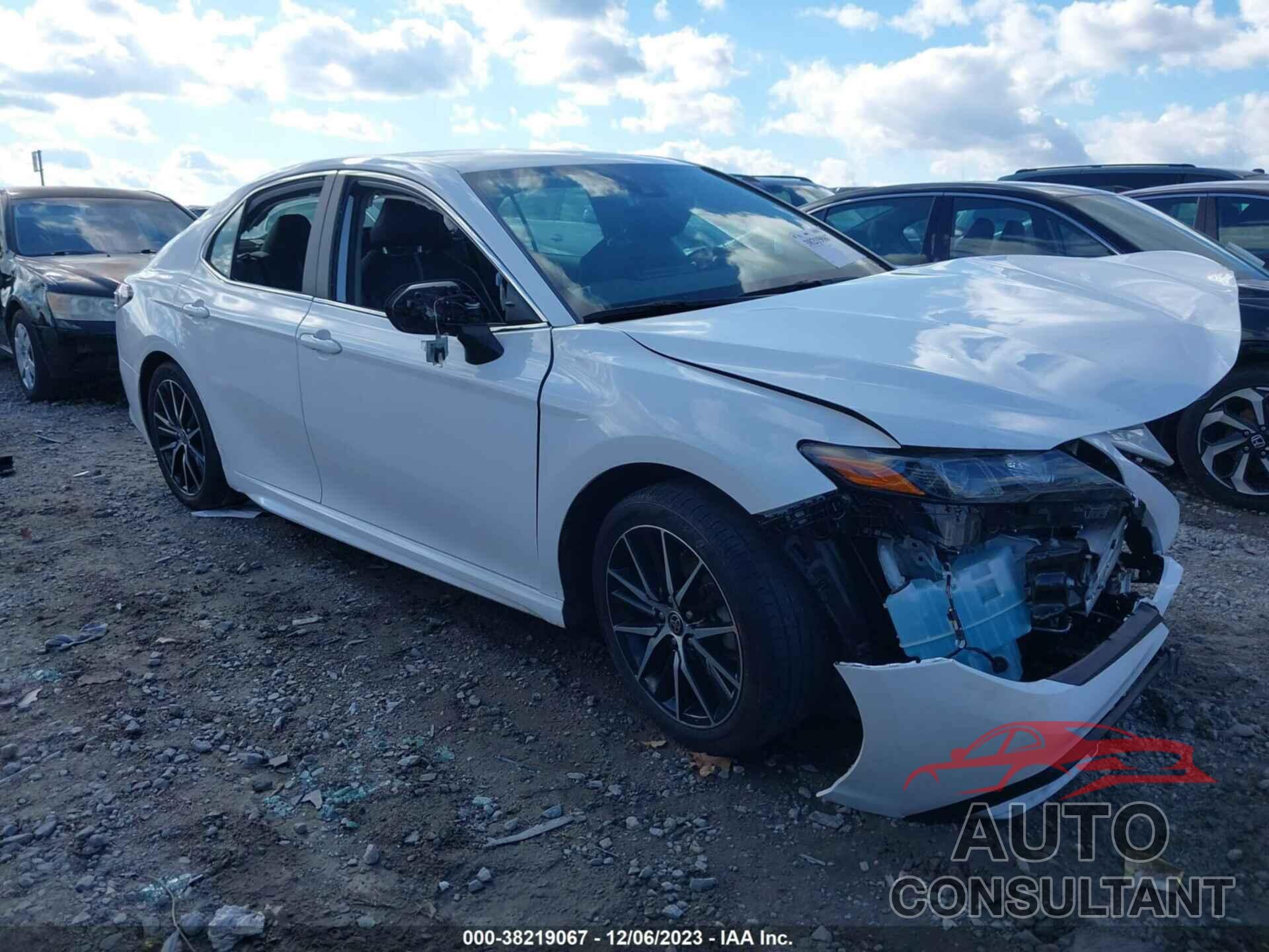 TOYOTA CAMRY 2022 - 4T1T11AK2NU622921