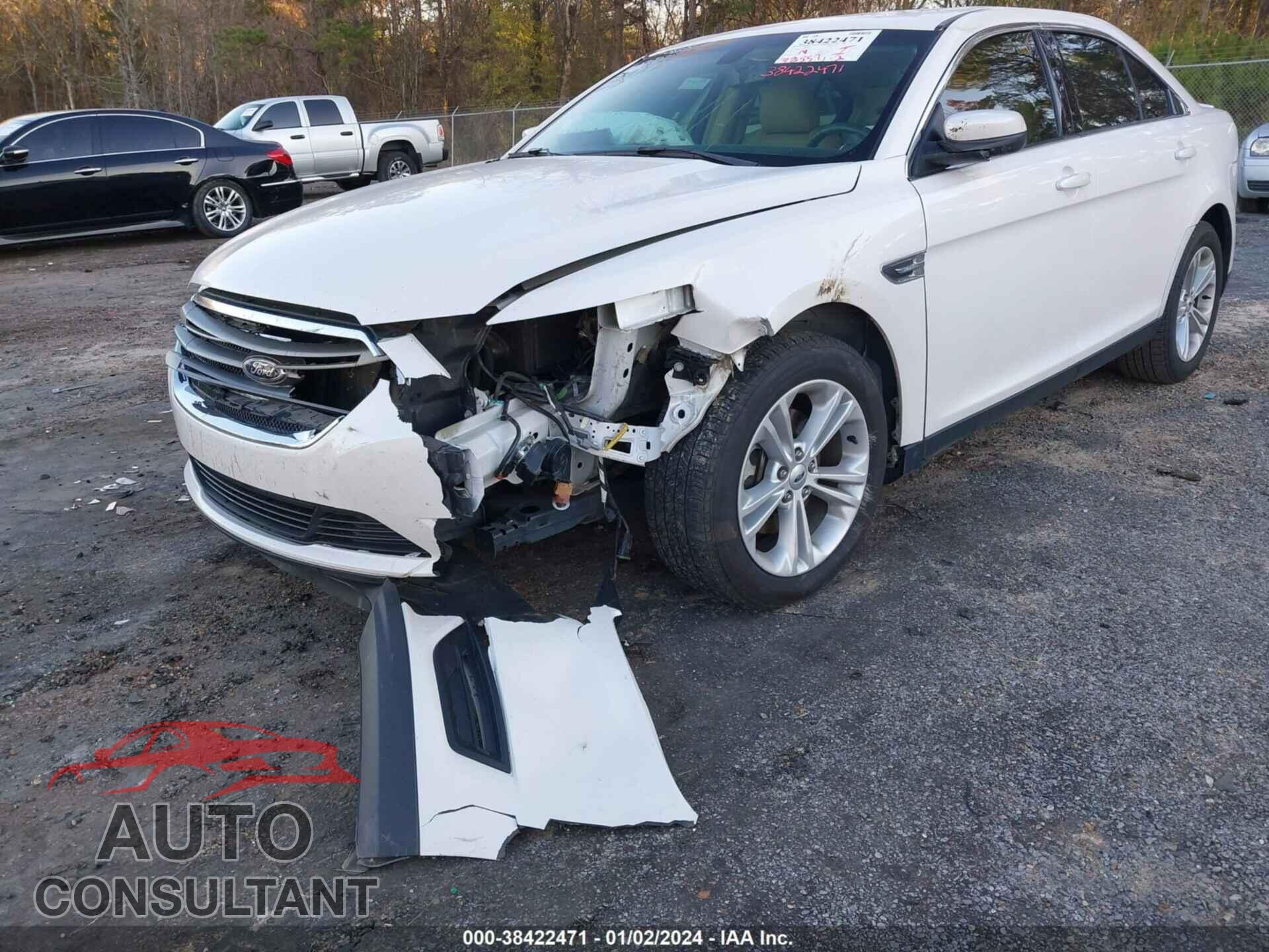 FORD TAURUS 2018 - 1FAHP2E83JG111083