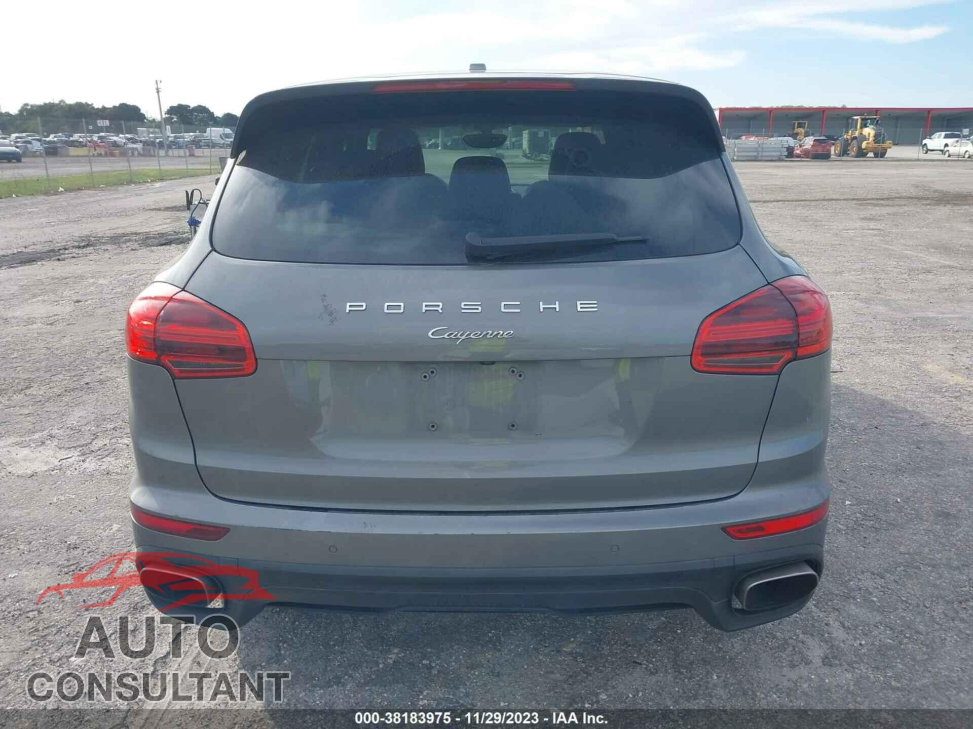 PORSCHE CAYENNE 2016 - WP1AA2A21GLA01758