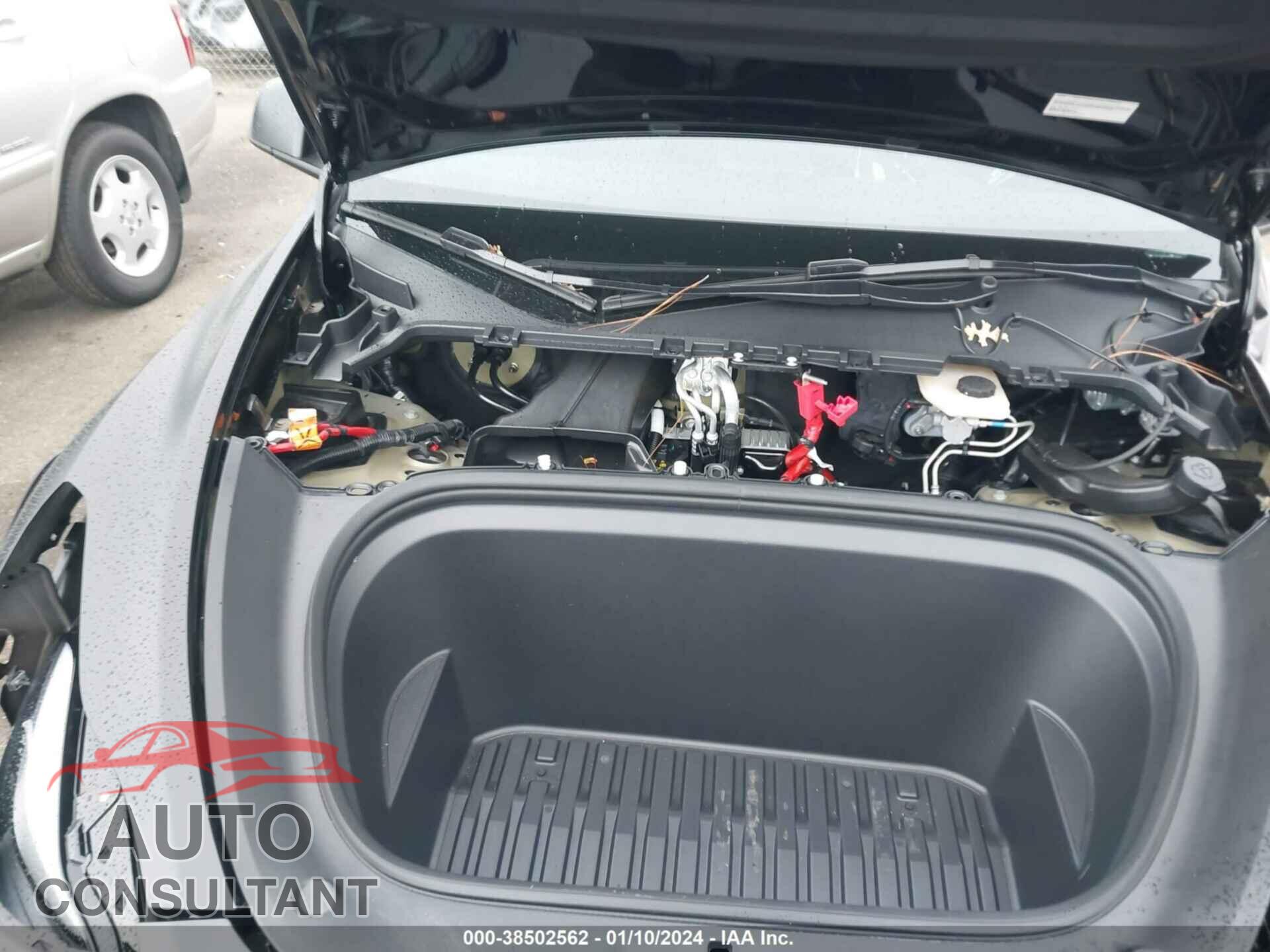 TESLA MODEL Y 2023 - 7SAYGAEE8PF742878