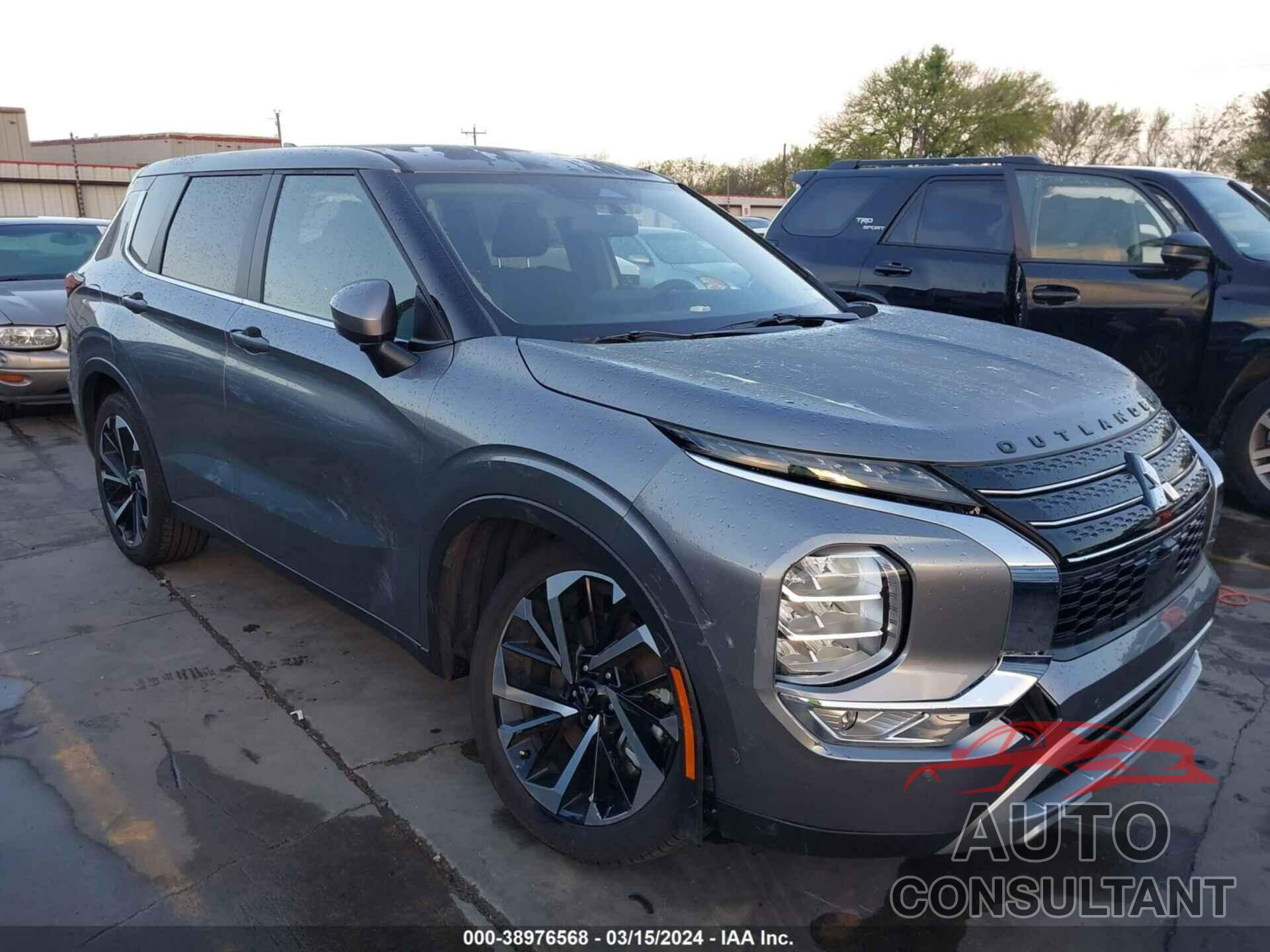 MITSUBISHI OUTLANDER 2023 - JA4J3UA84PZ057843