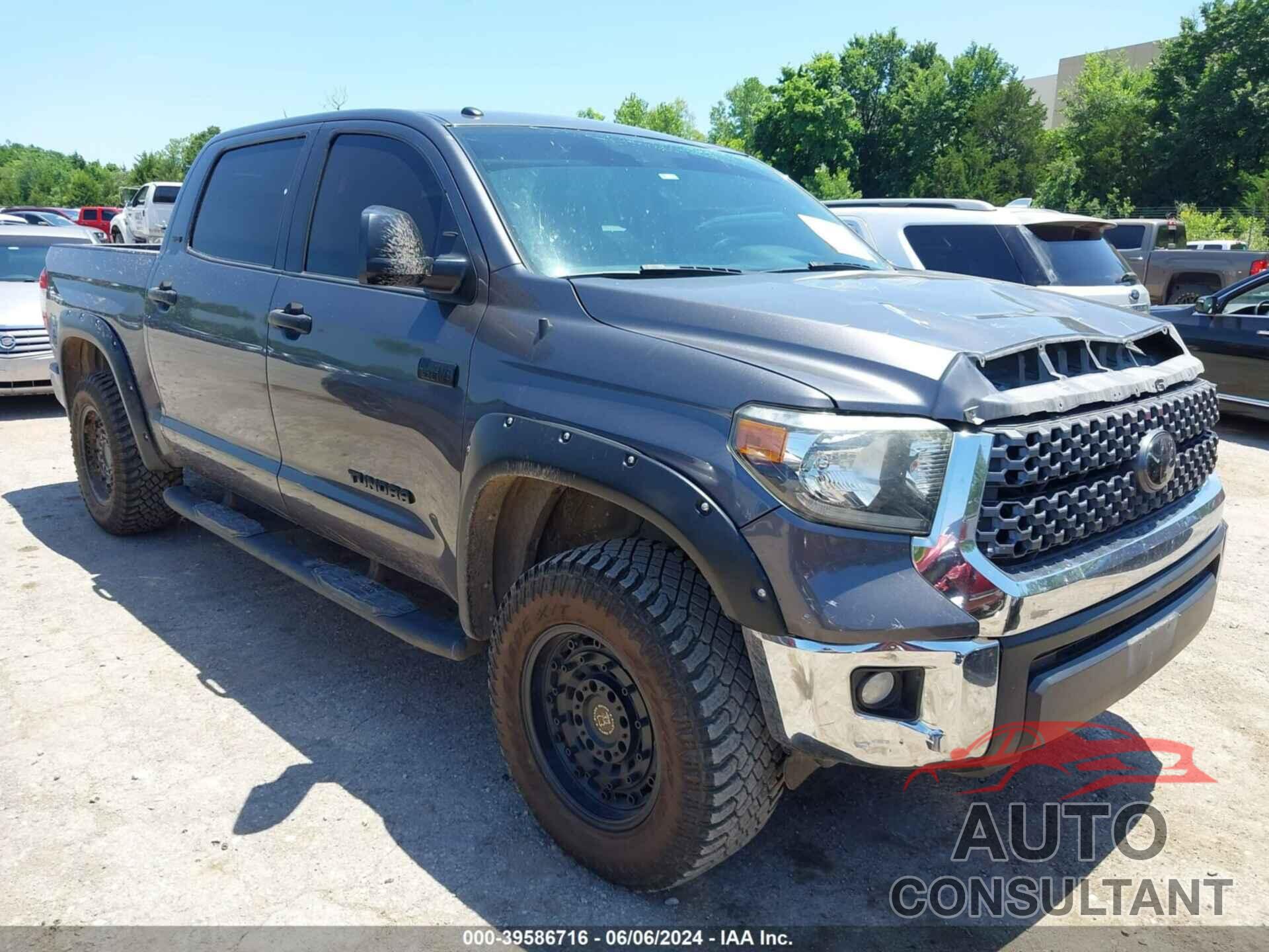 TOYOTA TUNDRA 2018 - 5TFDW5F17JX713418