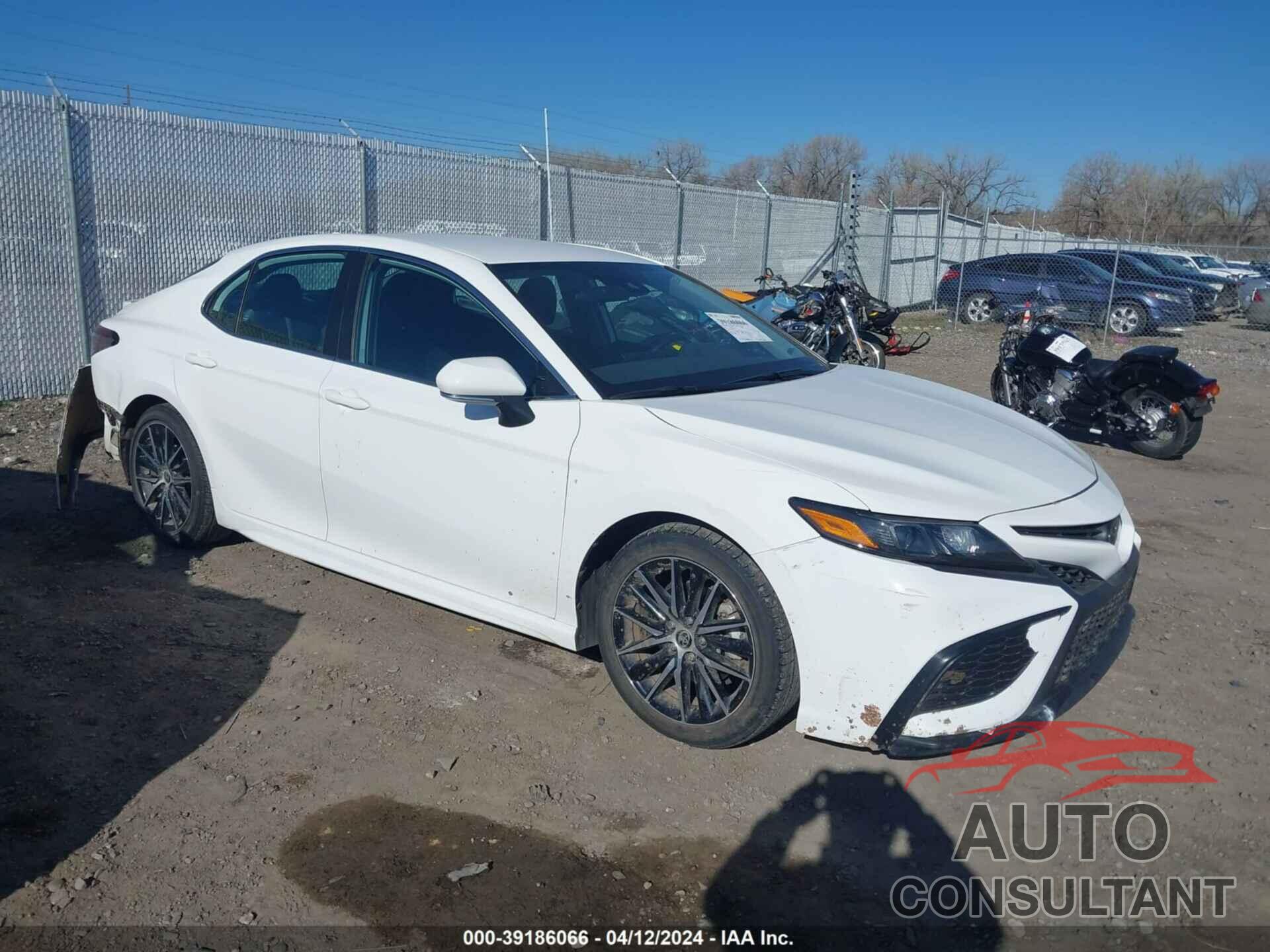 TOYOTA CAMRY 2023 - 4T1G11AK8PU084441