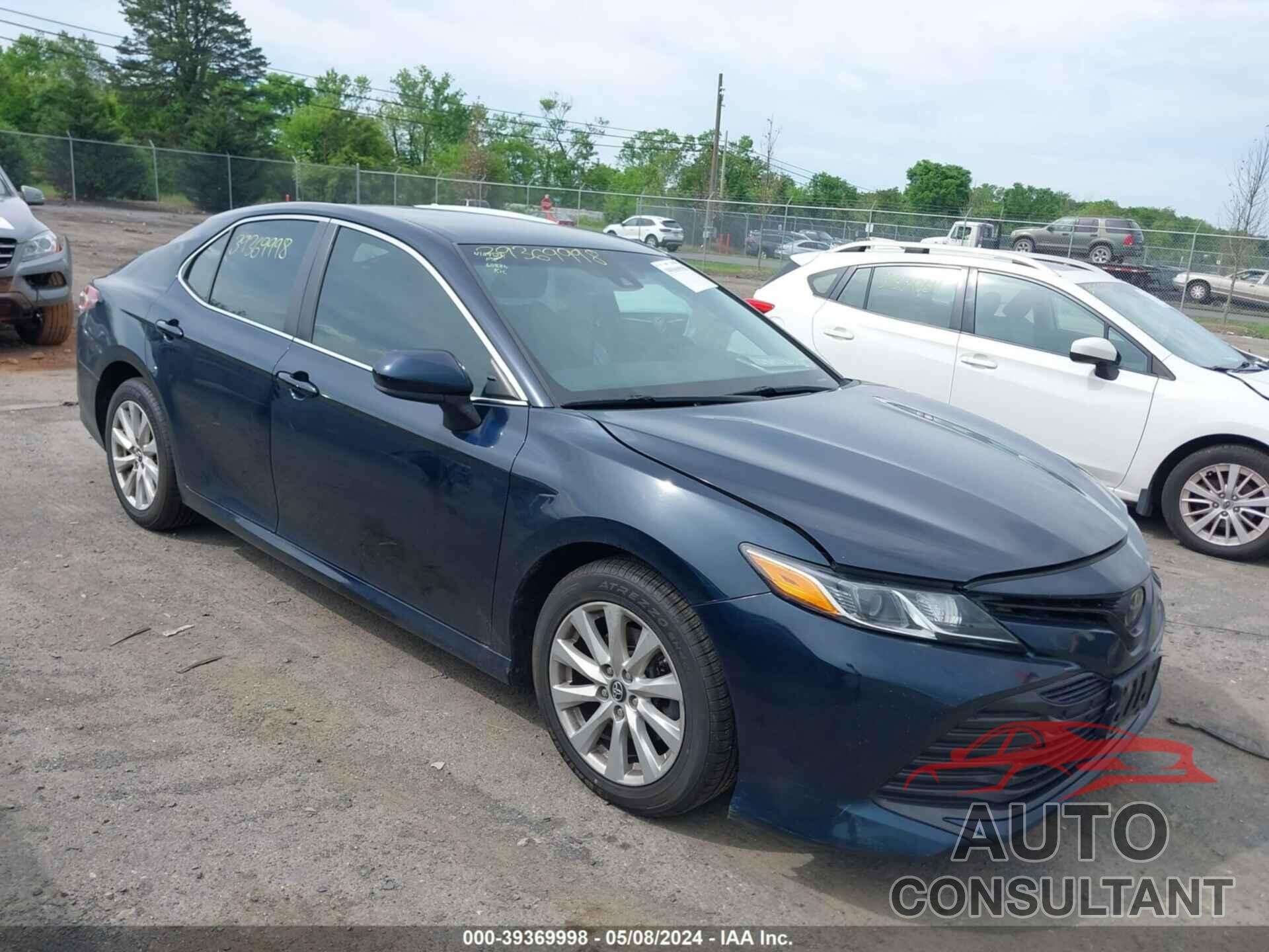 TOYOTA CAMRY 2018 - 4T1B11HK6JU576487