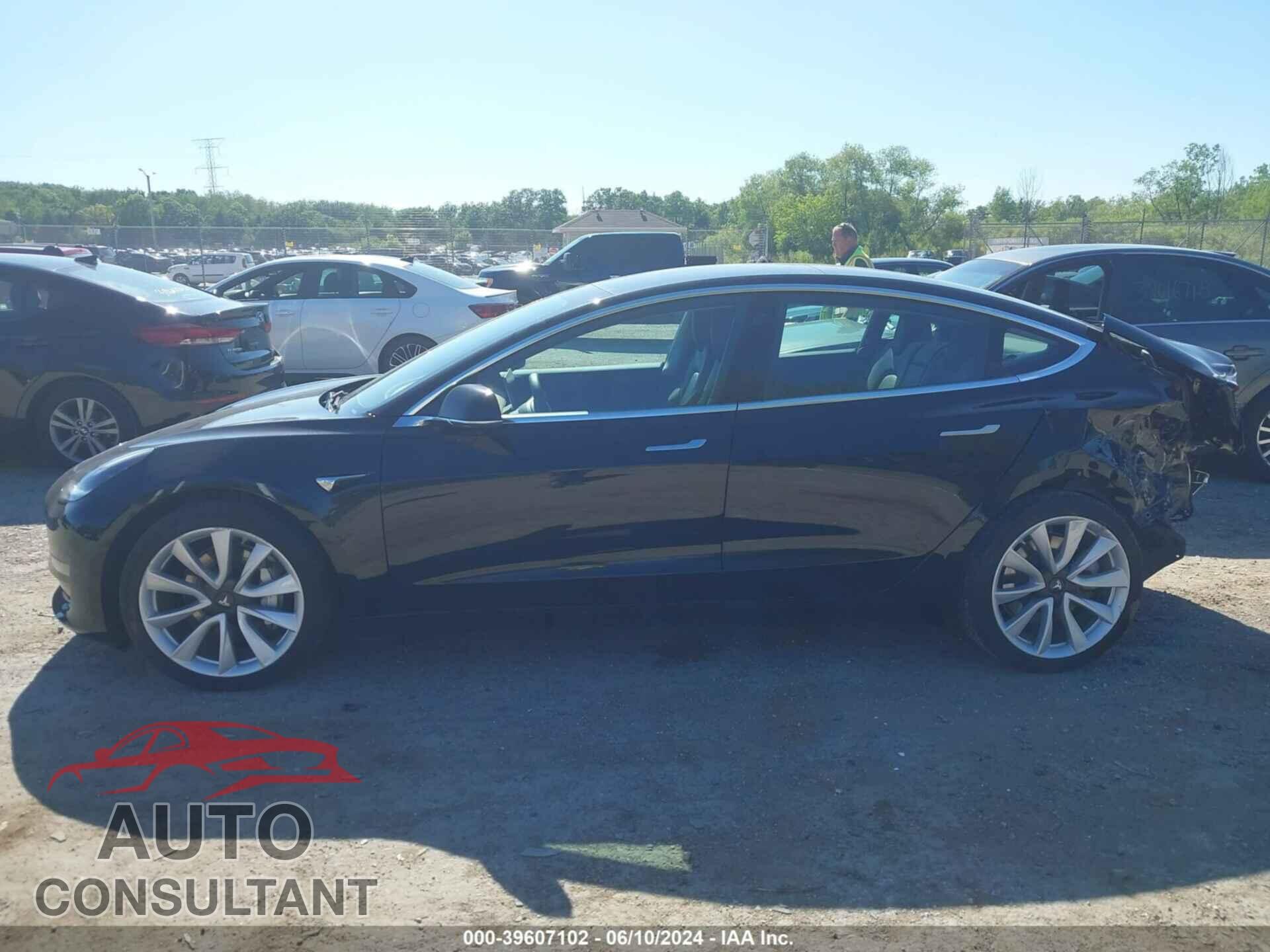 TESLA MODEL 3 2019 - 5YJ3E1EB8KF453401