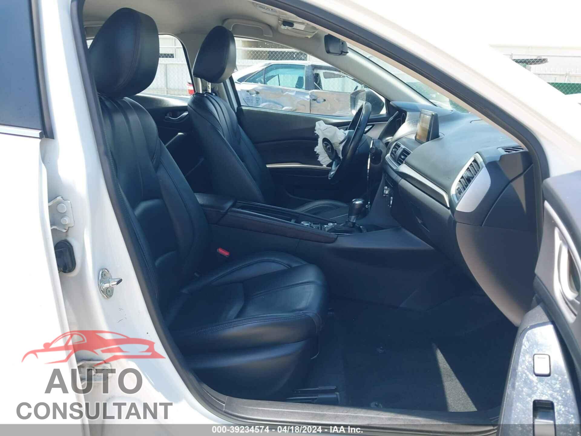 MAZDA MAZDA3 2017 - JM1BN1V73H1106003
