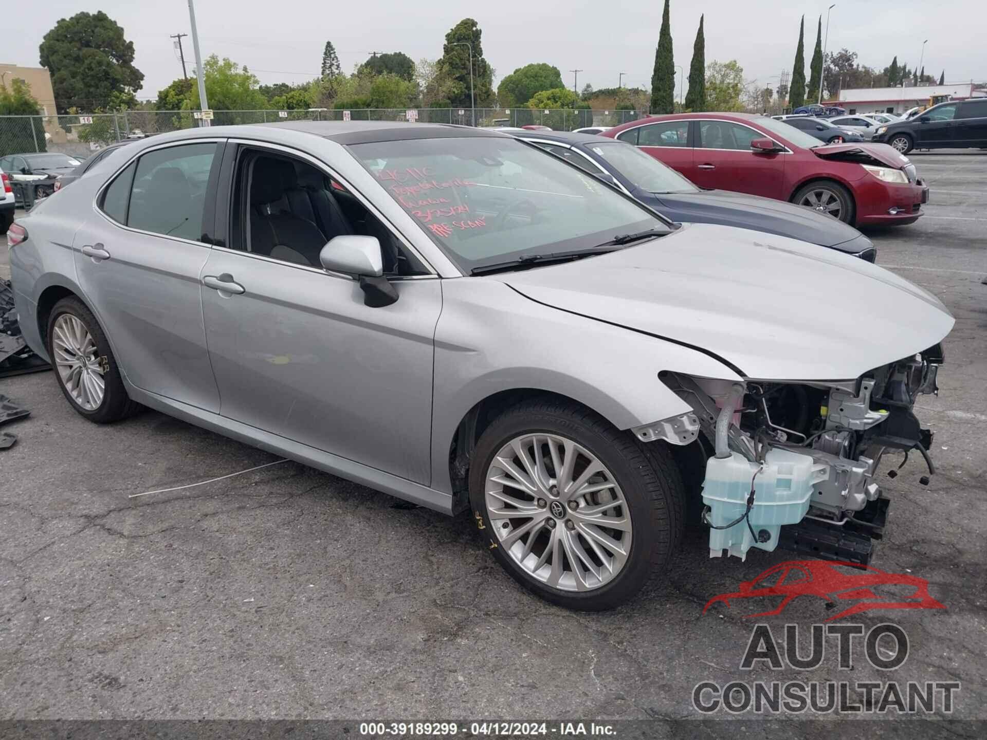 TOYOTA CAMRY 2018 - 4T1B11HKXJU081192