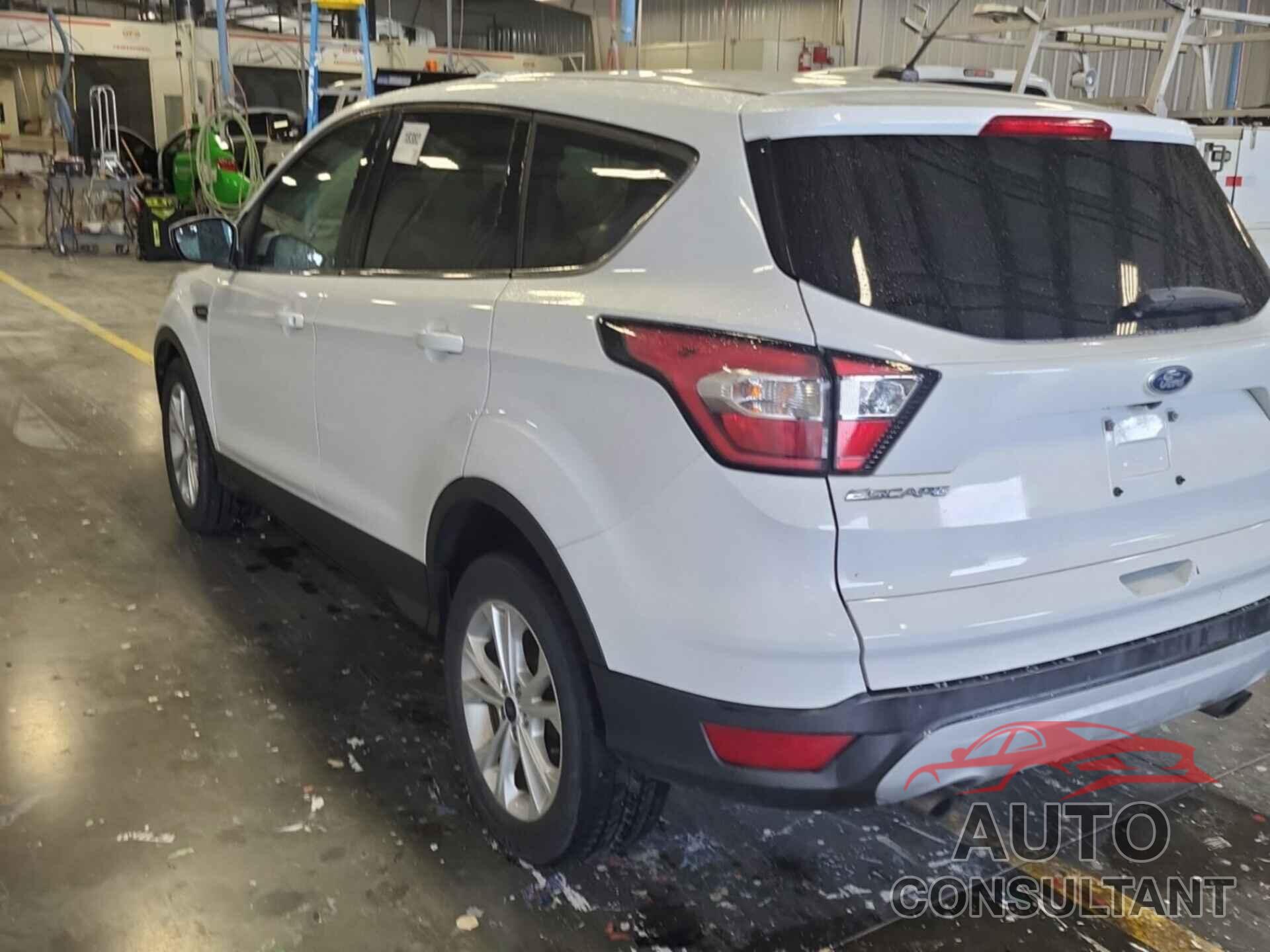 FORD ESCAPE 2017 - 1FMCU0GD0HUD45488