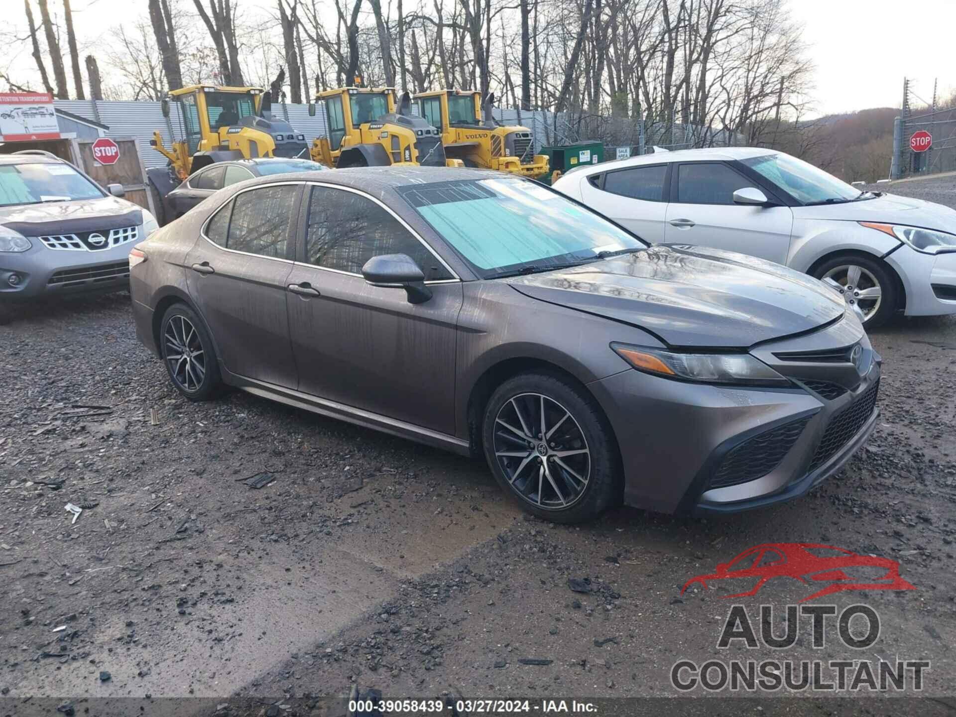TOYOTA CAMRY 2022 - 4T1G11AK3NU645688
