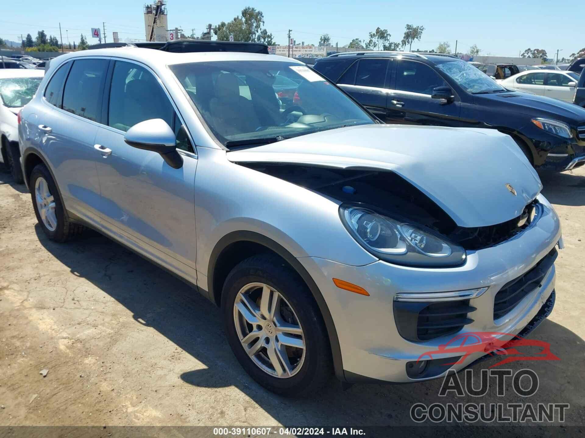 PORSCHE CAYENNE 2016 - WP1AA2A26GKA13183