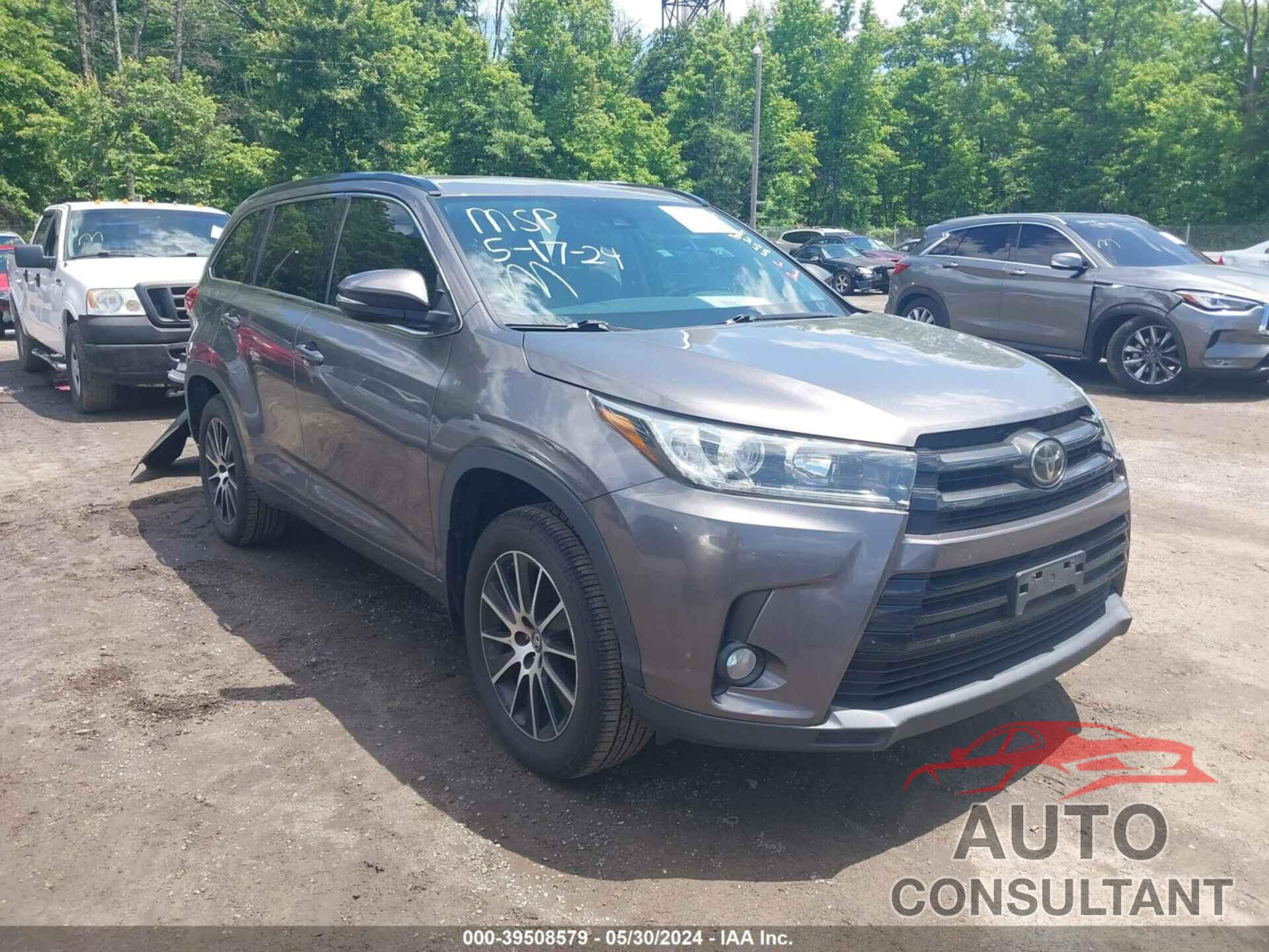 TOYOTA HIGHLANDER 2018 - 5TDJZRFH0JS558750