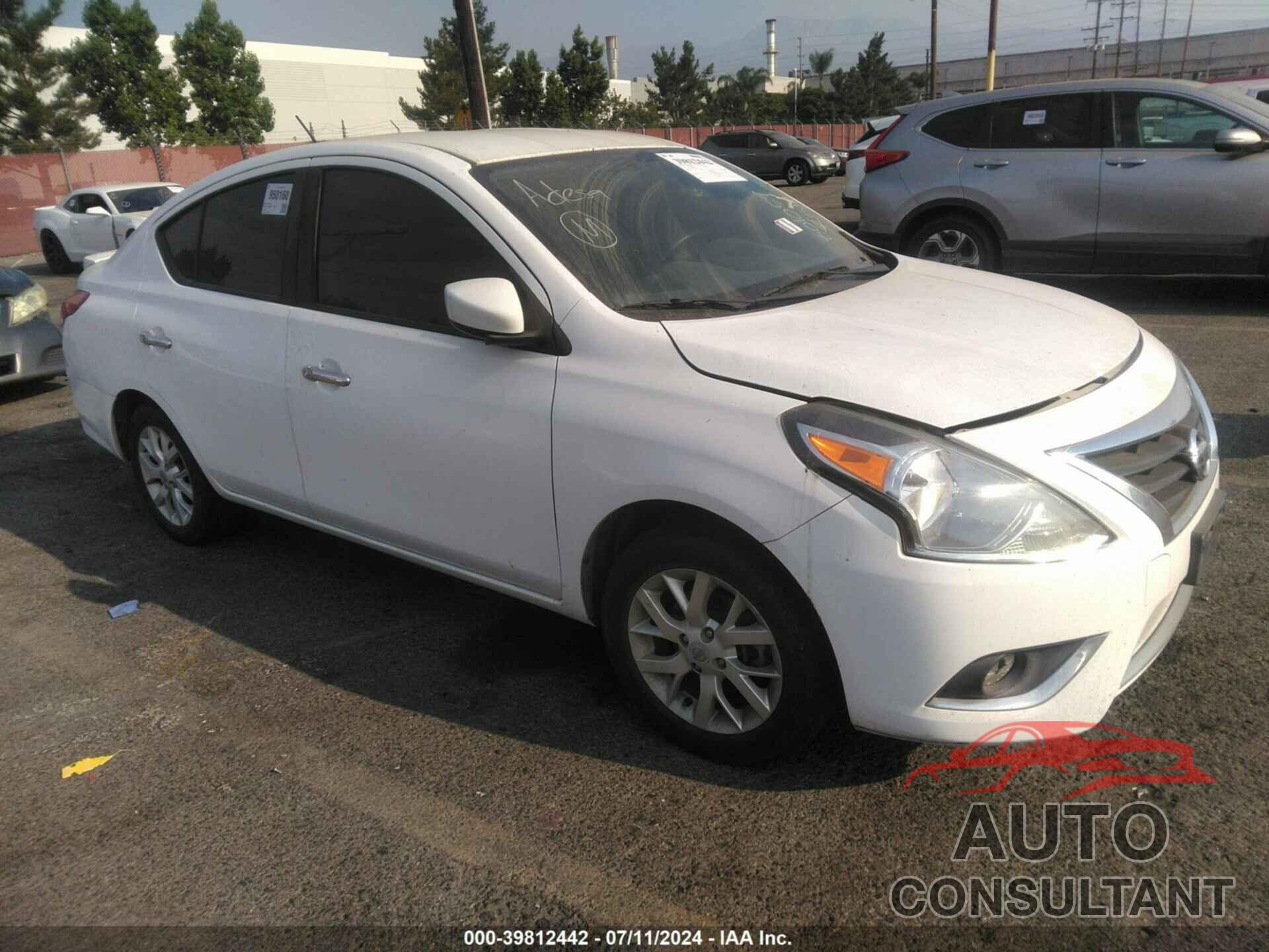 NISSAN VERSA 2018 - 3N1CN7AP1JL801059