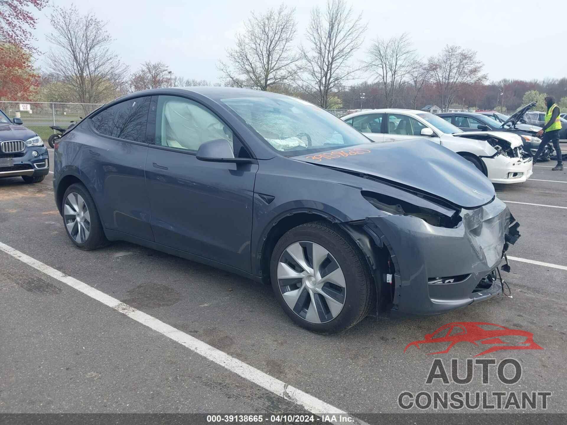 TESLA MODEL Y 2023 - 7SAYGDEE9PF885582