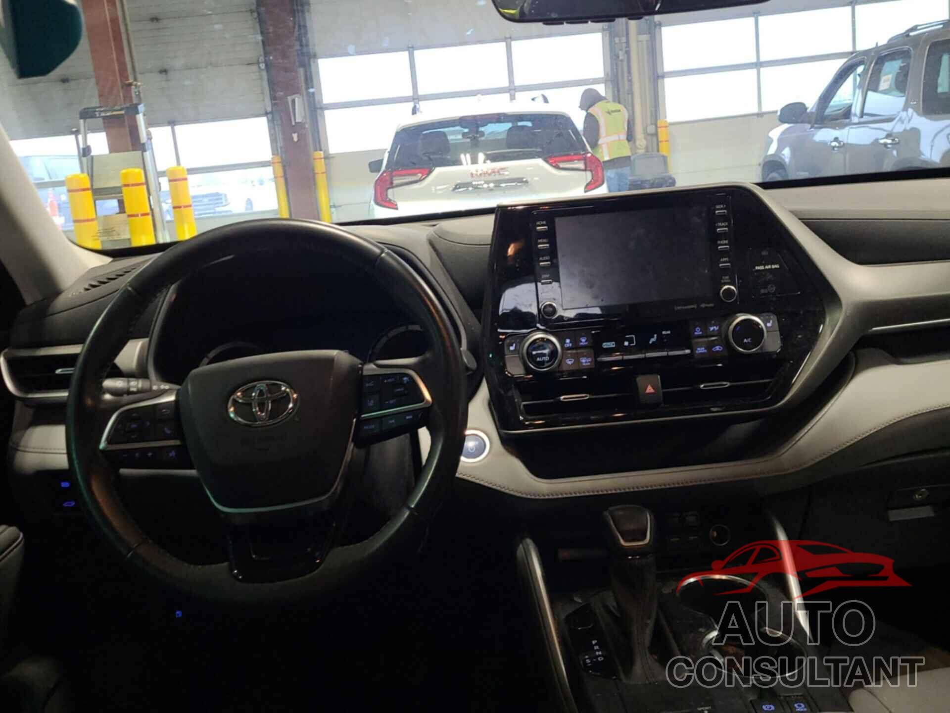 TOYOTA HIGHLANDER 2021 - 5TDHBRCH3MS067195