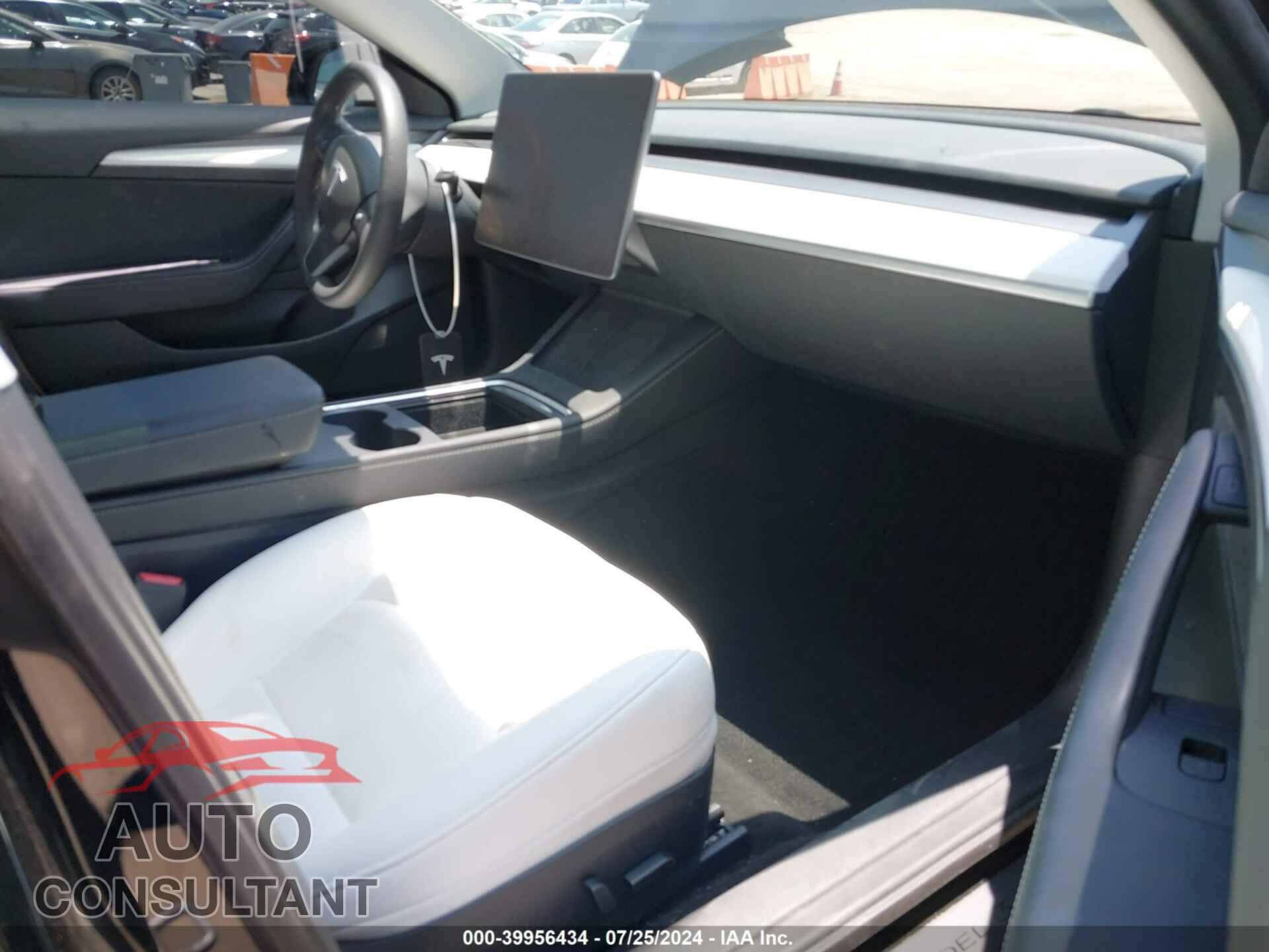 TESLA MODEL 3 2023 - 5YJ3E1EA0PF617173