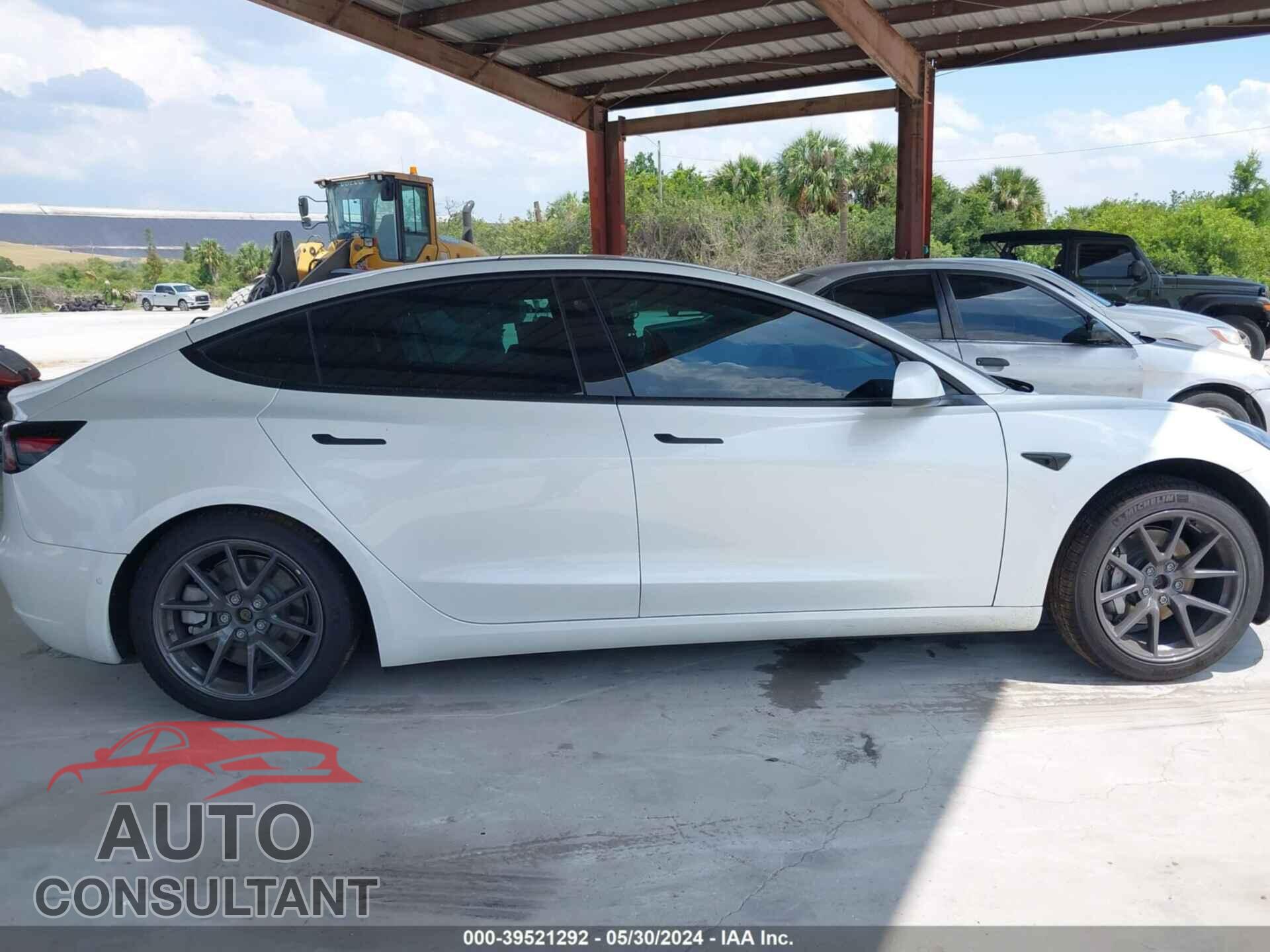 TESLA MODEL 3 2022 - 5YJ3E1EB0NF335329
