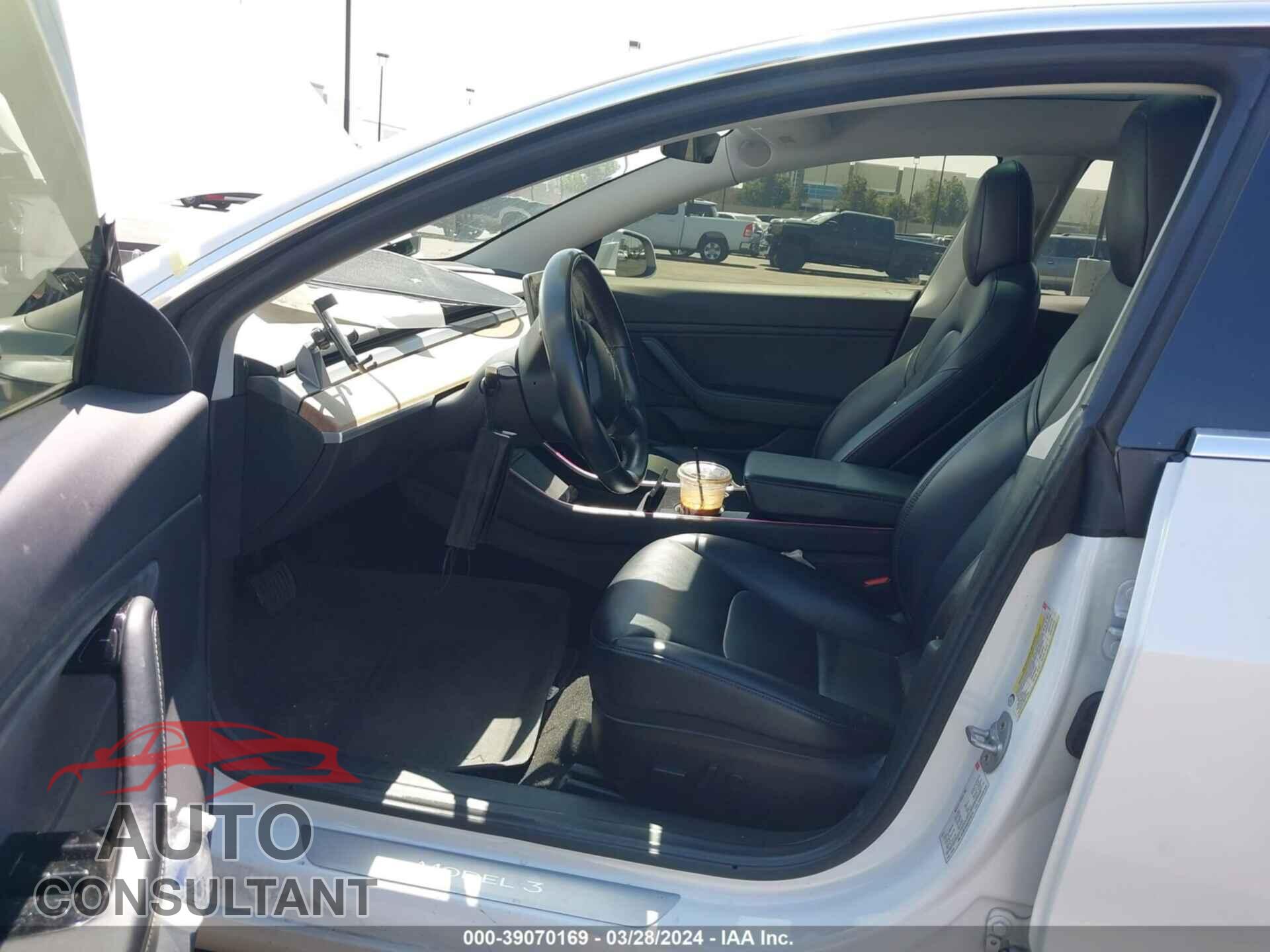TESLA MODEL 3 2018 - 5YJ3E1EA3JF019716