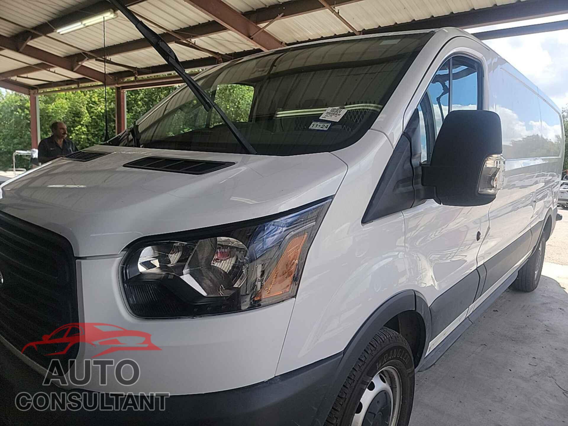 FORD TRANSIT 2018 - 1FTYR2YG0JKB31103