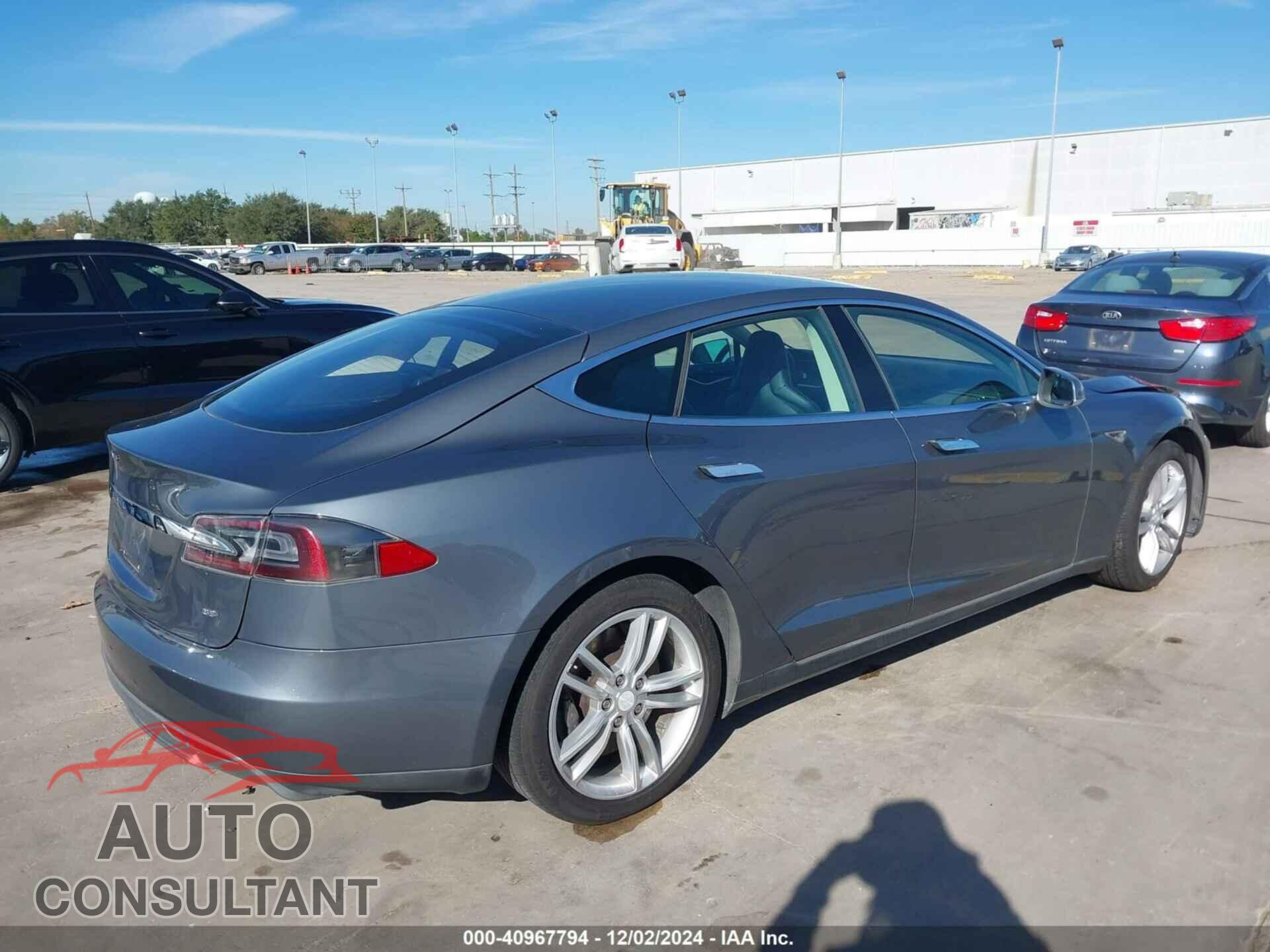 TESLA MODEL S 2013 - 5YJSA1CN4DFP06768