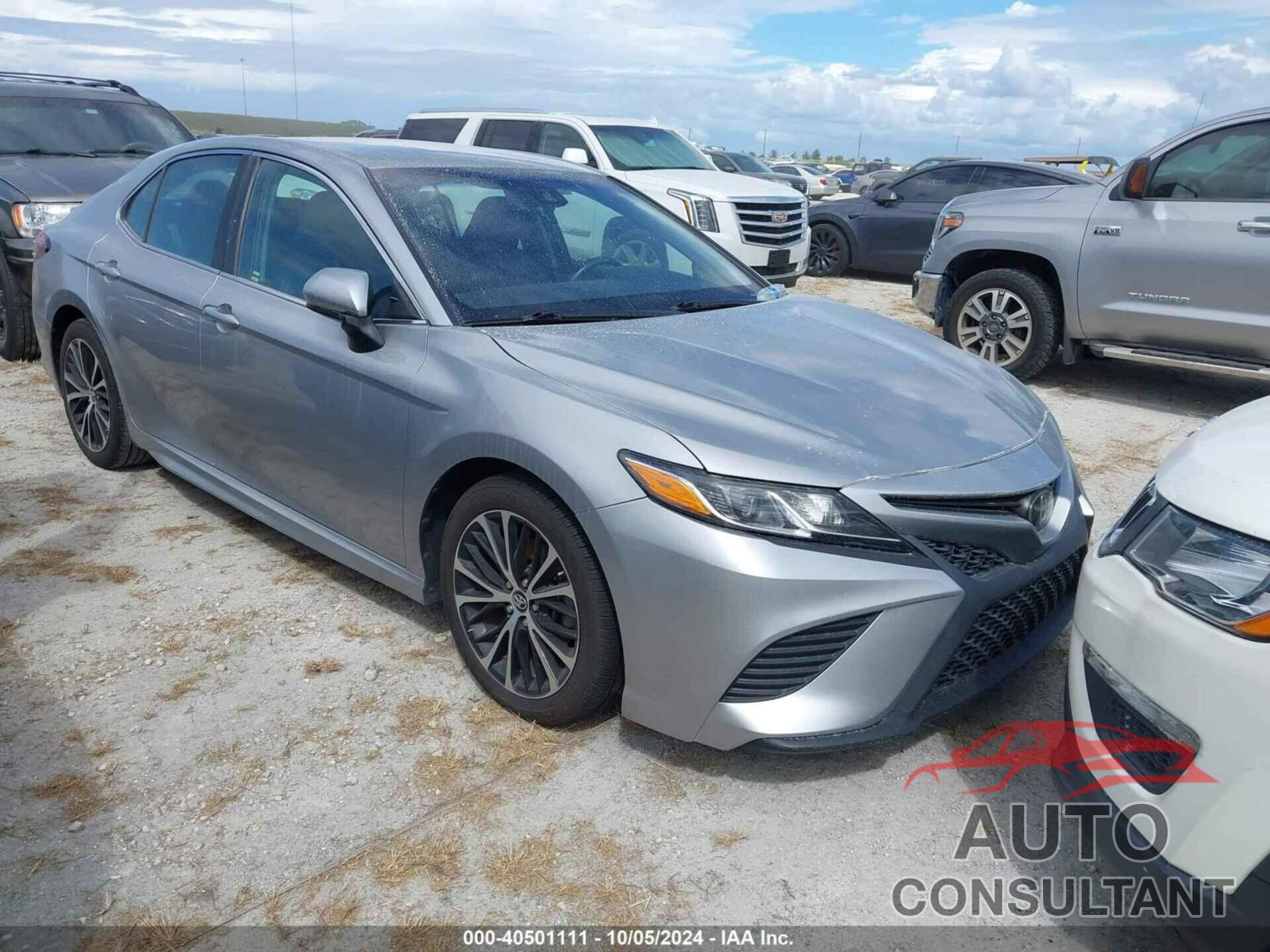 TOYOTA CAMRY 2018 - 4T1B11HK5JU673986