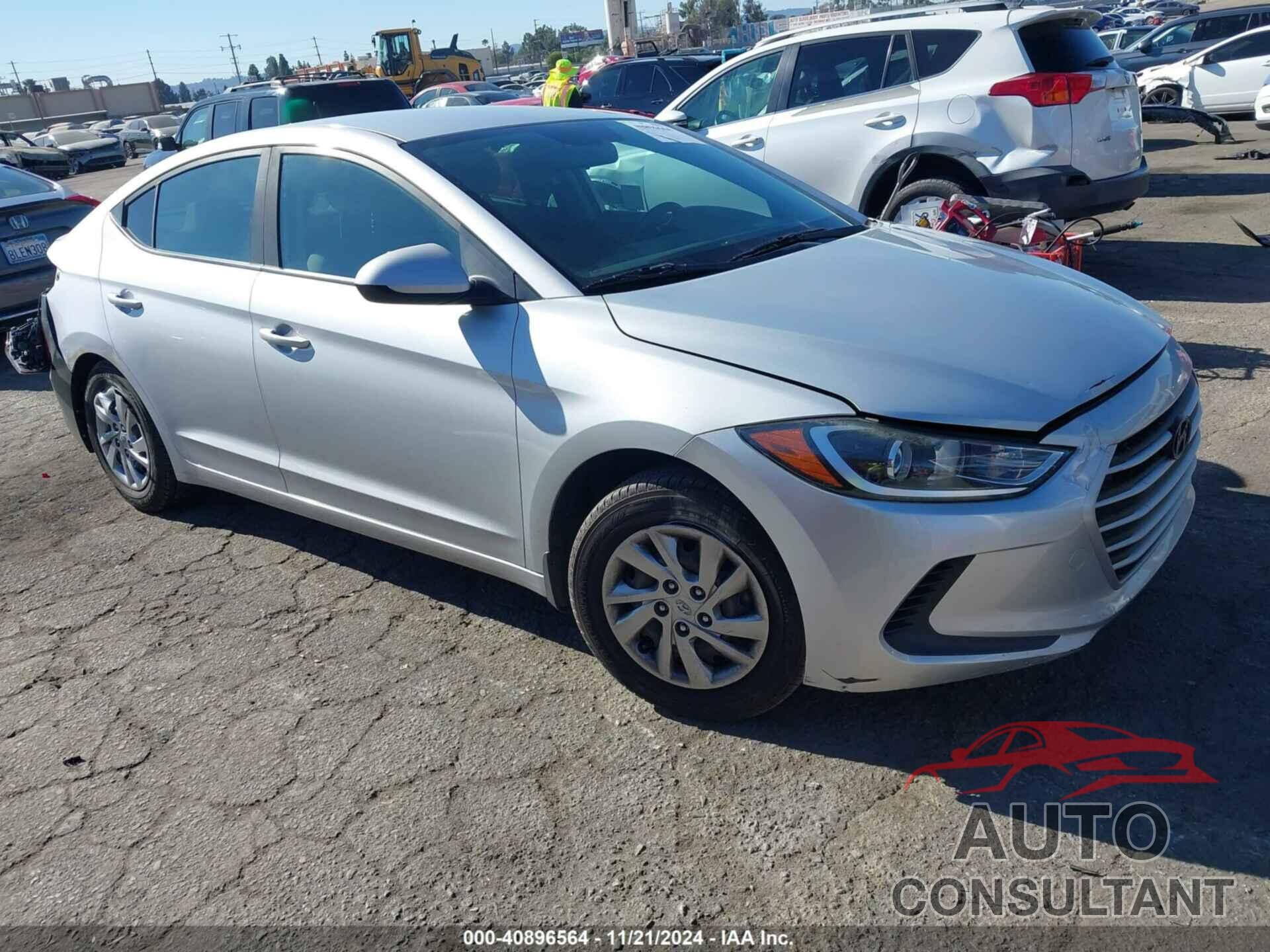 HYUNDAI ELANTRA 2018 - KMHD74LF7JU562925