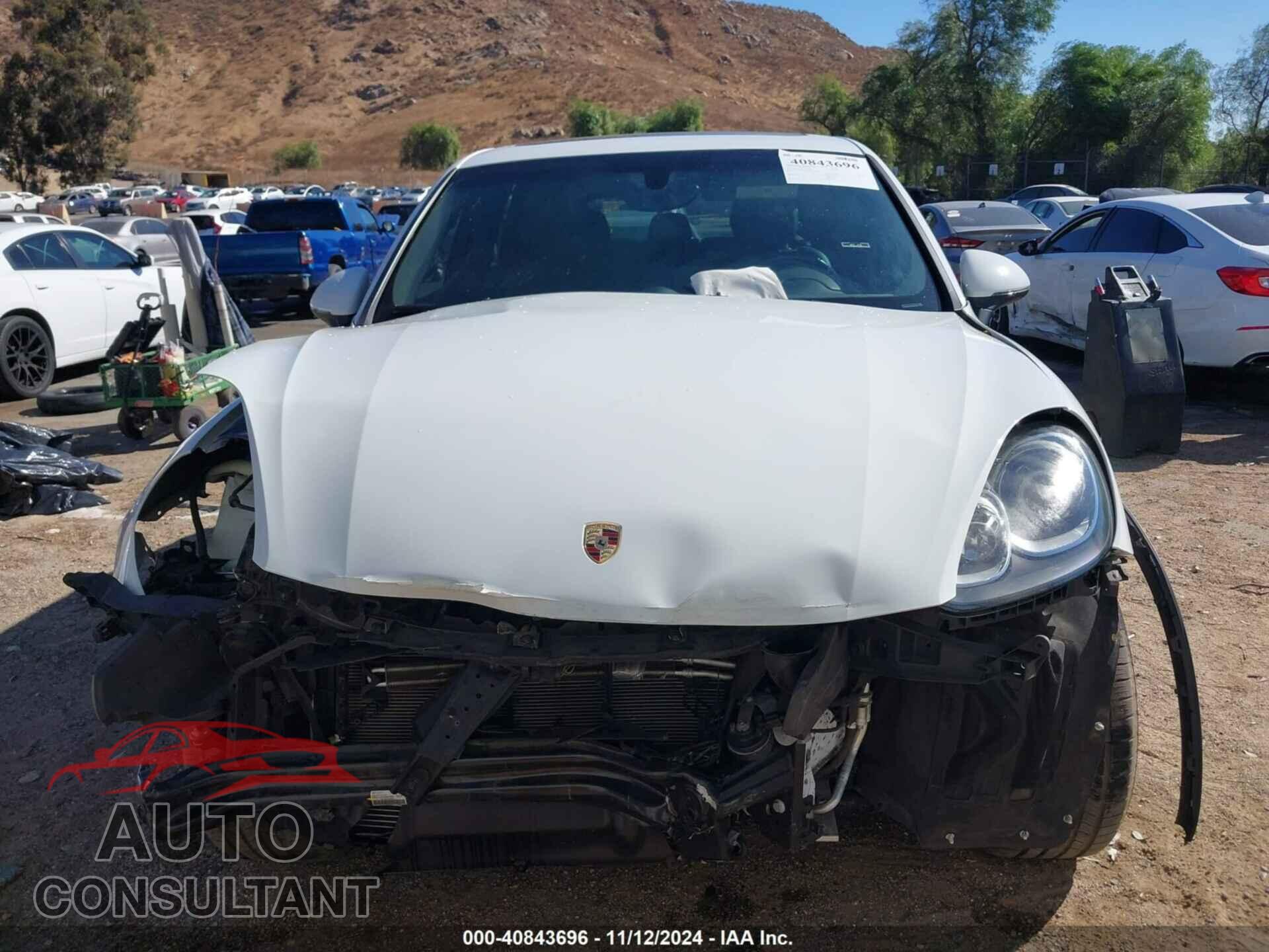 PORSCHE CAYENNE 2016 - WP1AA2A28GKA09815