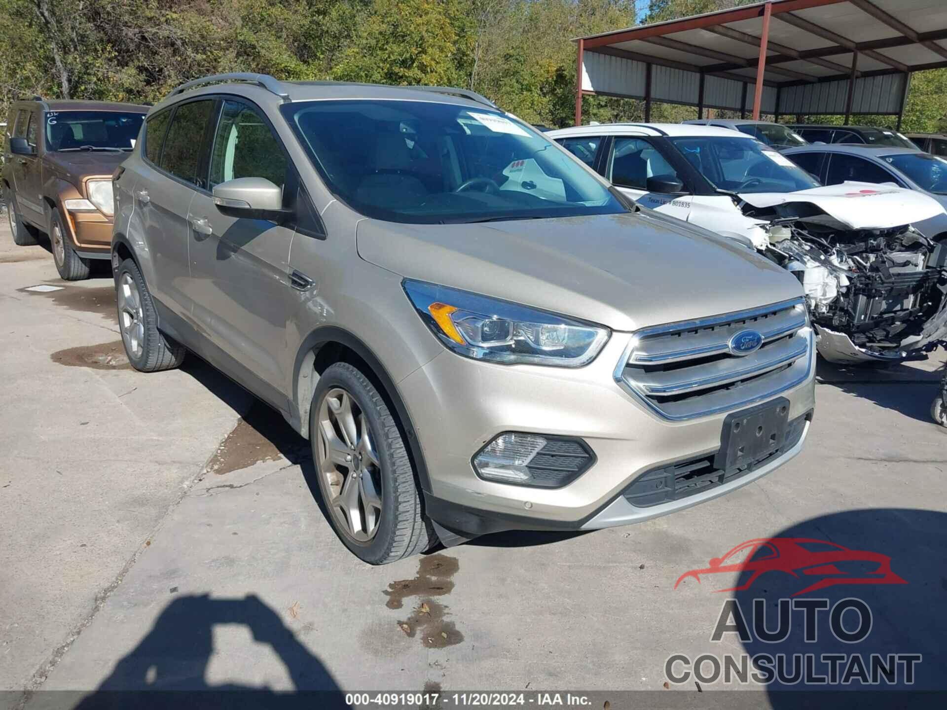 FORD ESCAPE 2017 - 1FMCU0J97HUE51490