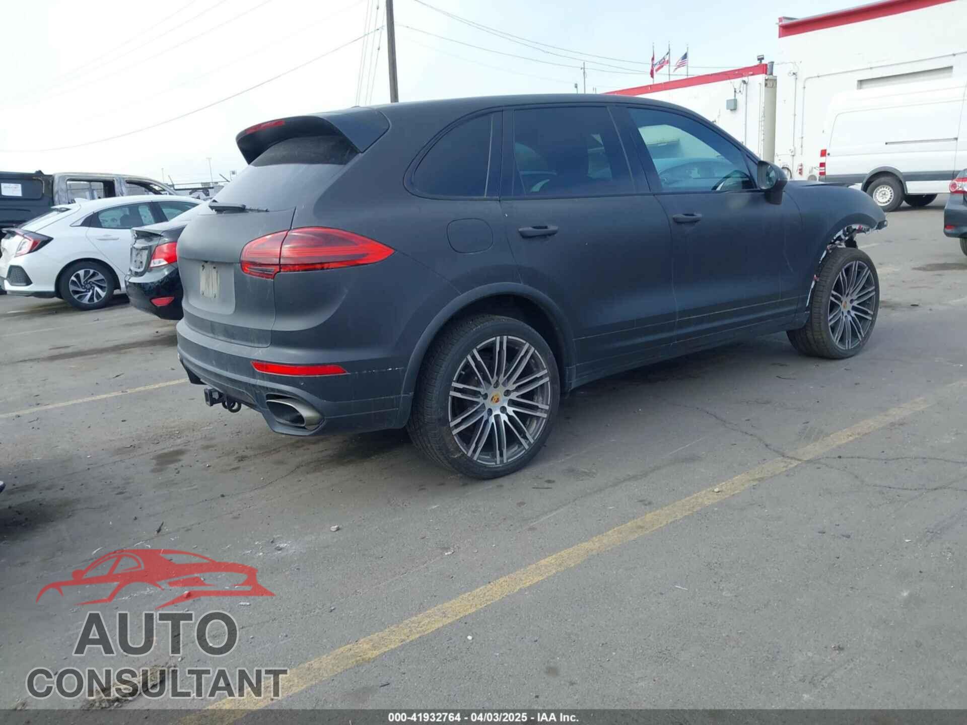 PORSCHE CAYENNE 2017 - WP1AA2A25HKA87356