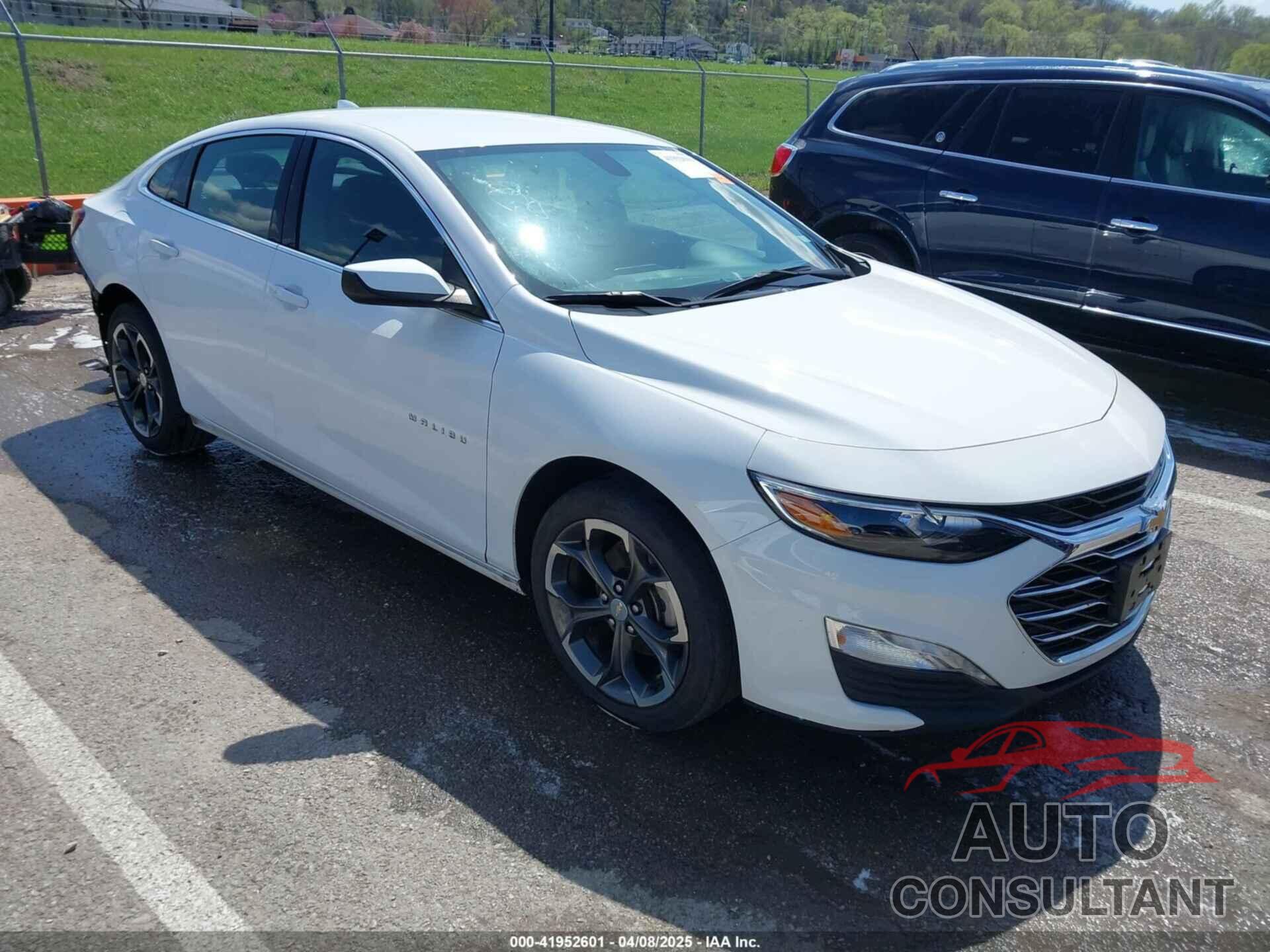 CHEVROLET MALIBU 2022 - 1G1ZD5ST2NF144985