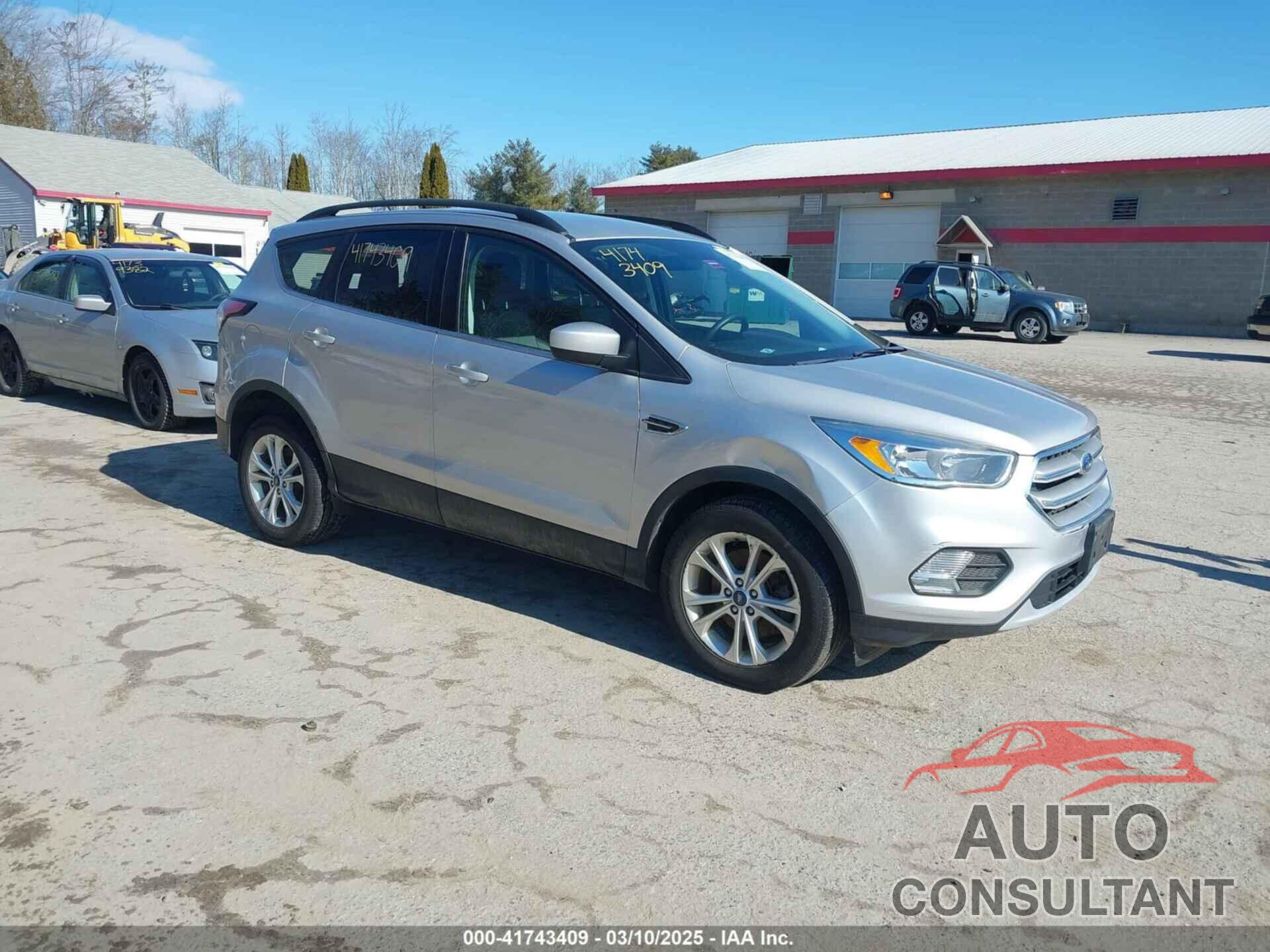 FORD ESCAPE 2018 - 1FMCU9GD8JUD40095
