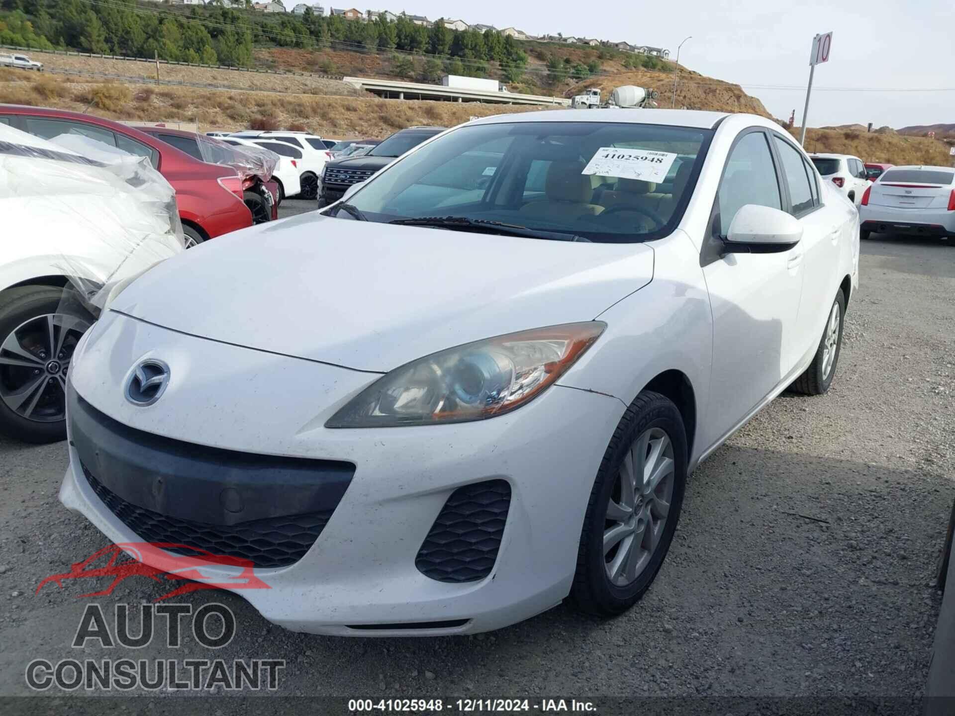 MAZDA MAZDA3 2012 - JM1BL1V85C1592496