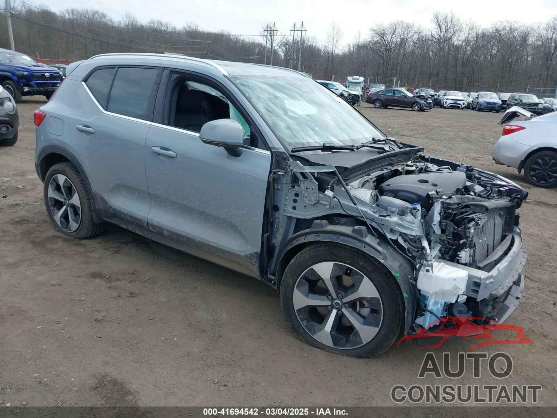 VOLVO XC40 2024 - YV4L12UE4R2307794