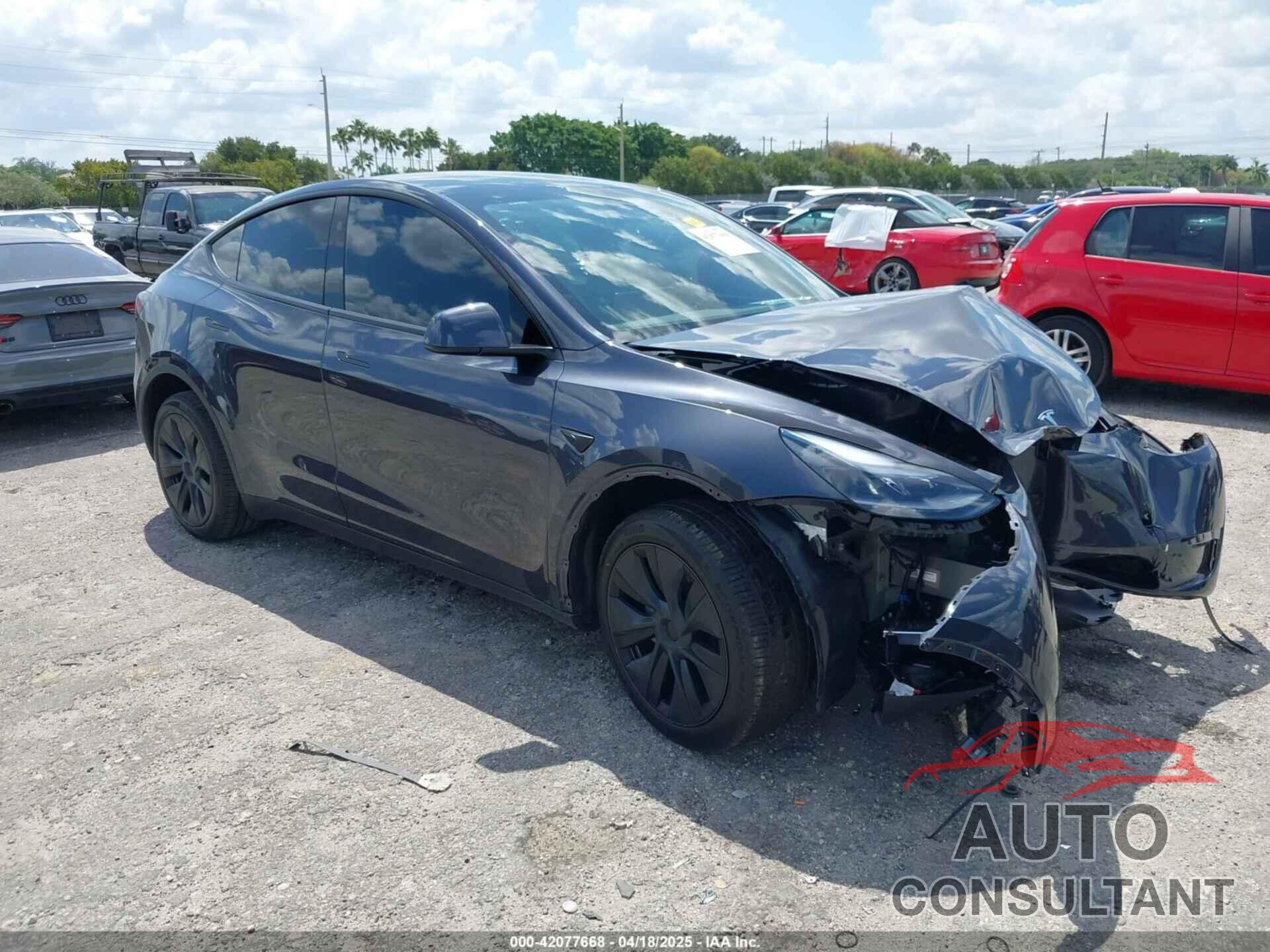 TESLA MODEL Y 2025 - 7SAYGDED5SA370060