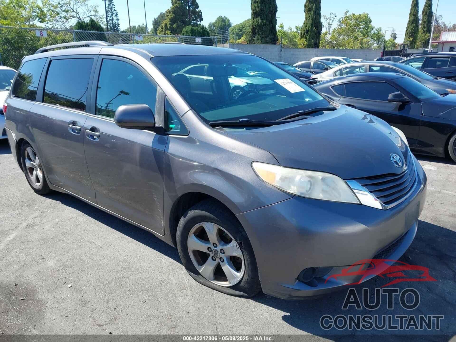 TOYOTA SIENNA 2015 - 5TDKK3DC3FS569925