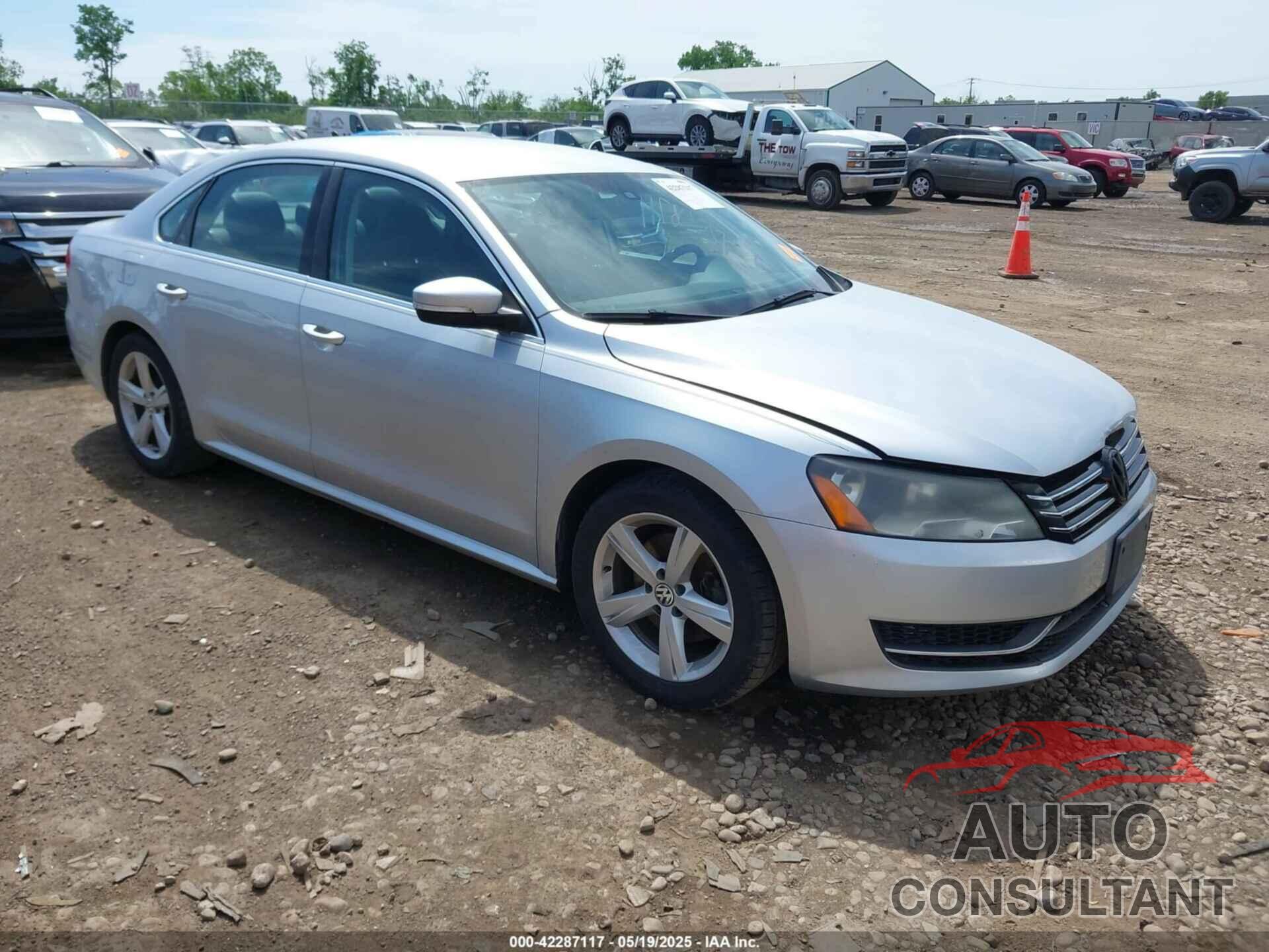 VOLKSWAGEN PASSAT 2013 - 1VWBP7A32DC088430