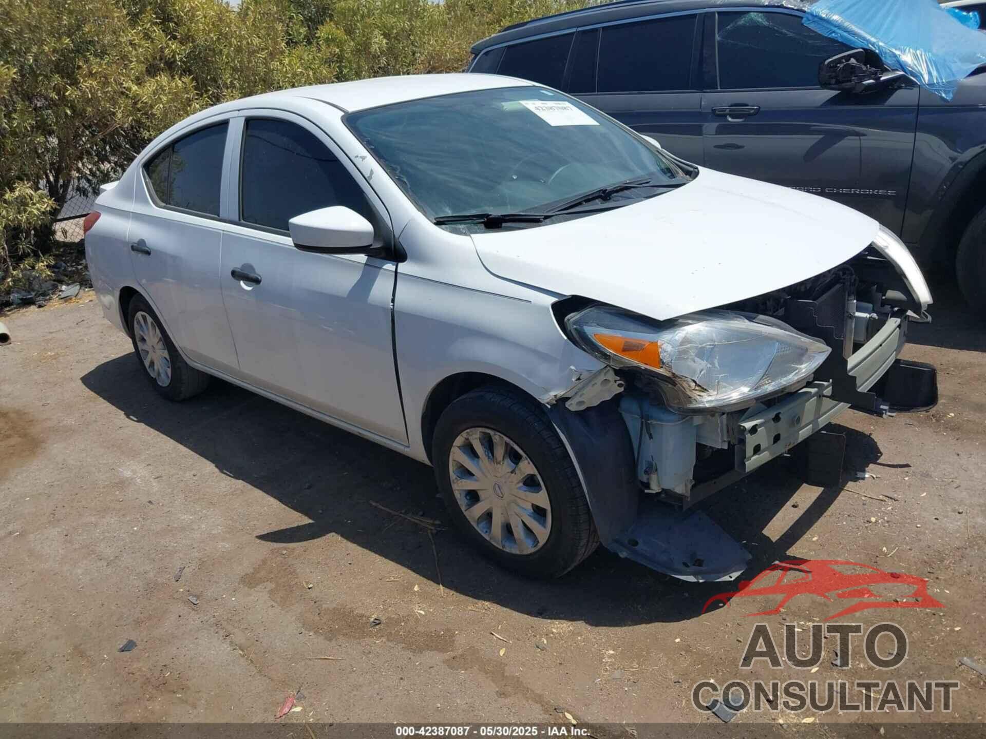 NISSAN VERSA 2019 - 3N1CN7AP8KL826946
