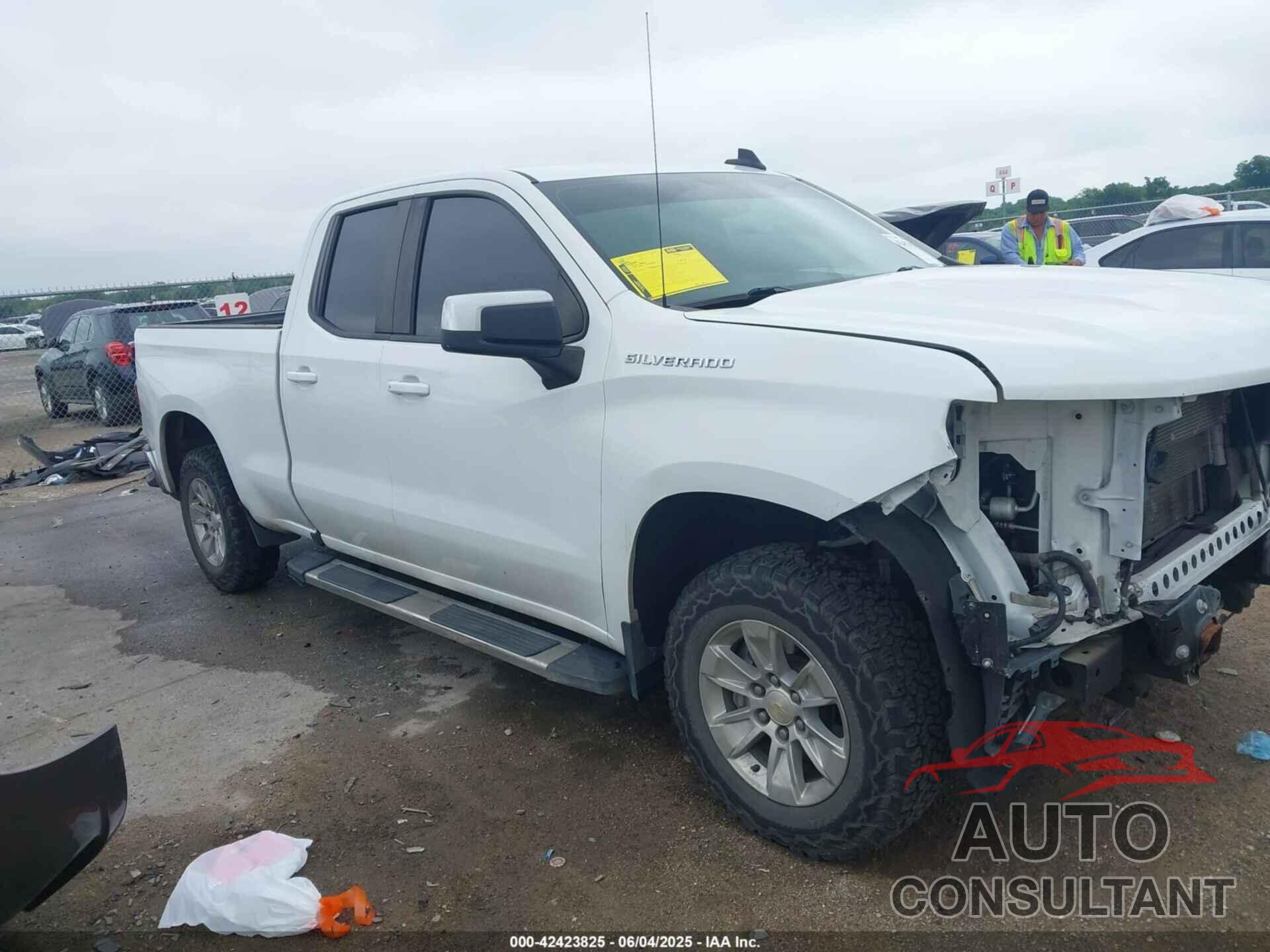 CHEVROLET SILVERADO 1500 2020 - 1GCRWCED5LZ363073