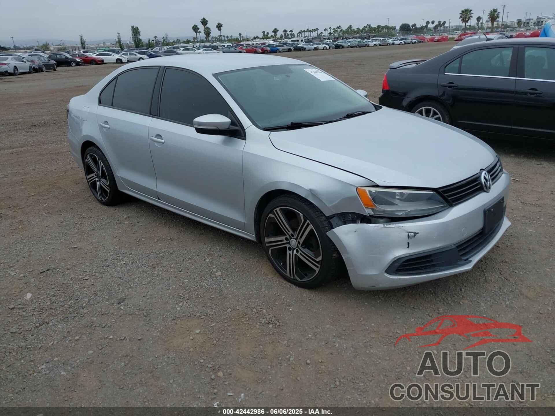 VOLKSWAGEN JETTA 2011 - 3VWDZ7AJ1BM049082