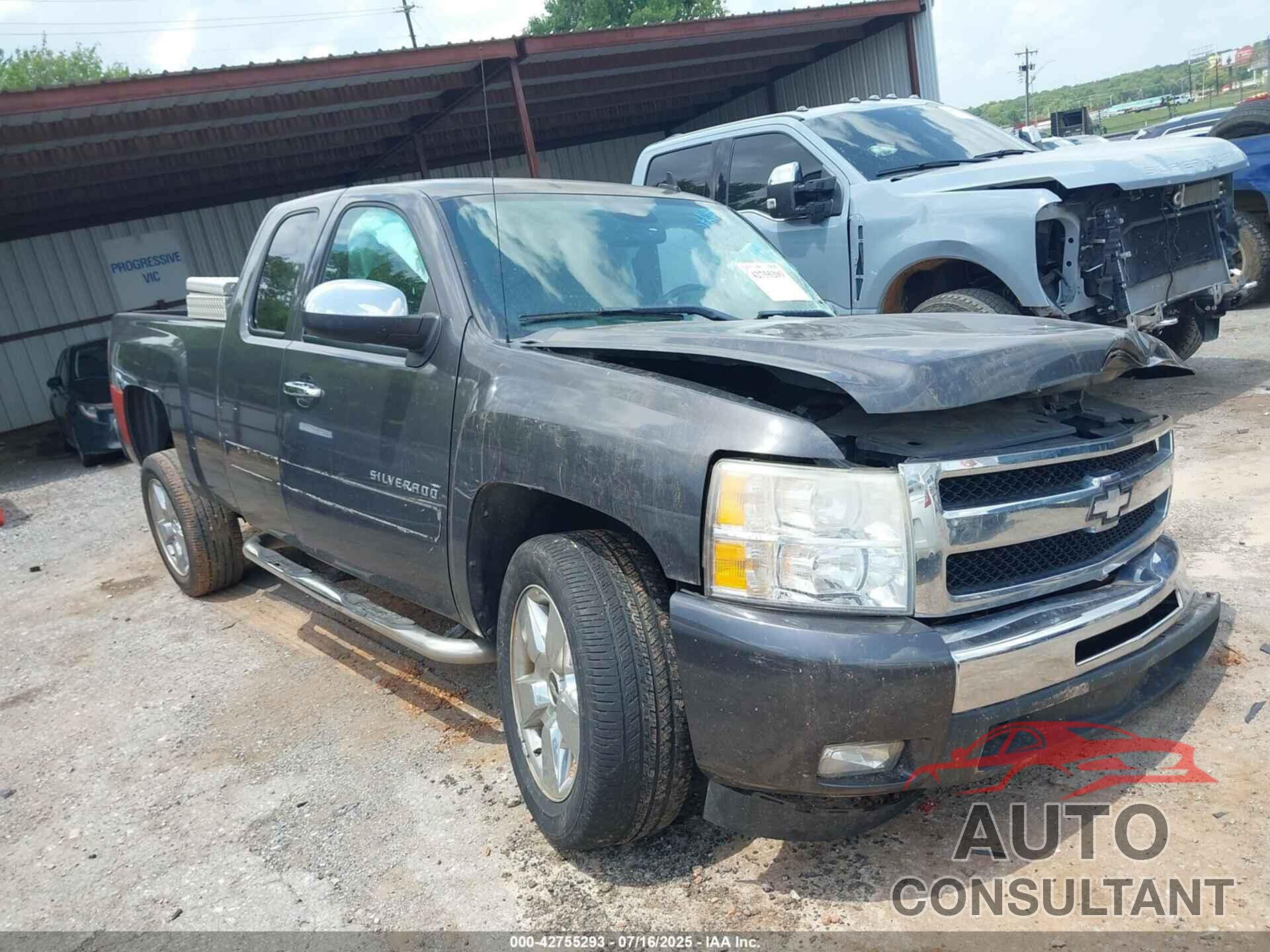 CHEVROLET SILVERADO 1500 2011 - 1GCRCSE03BZ282779