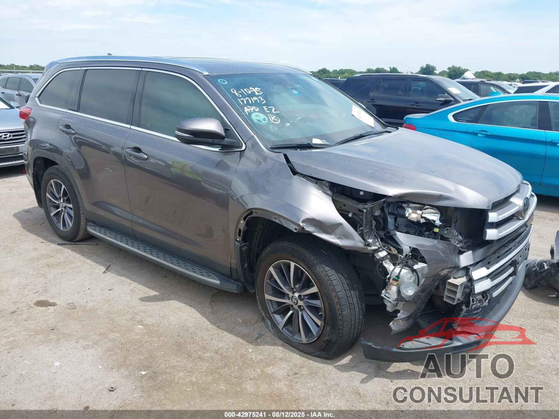 TOYOTA HIGHLANDER 2019 - 5TDKZRFH3KS569666