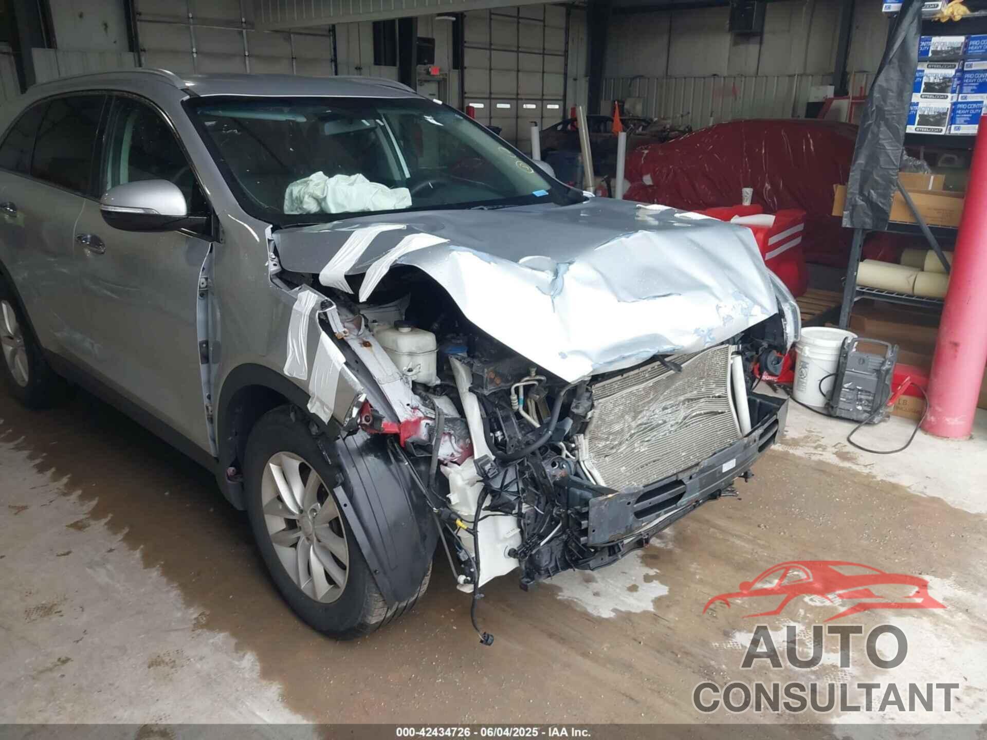 KIA SORENTO 2018 - 5XYPG4A32JG374681