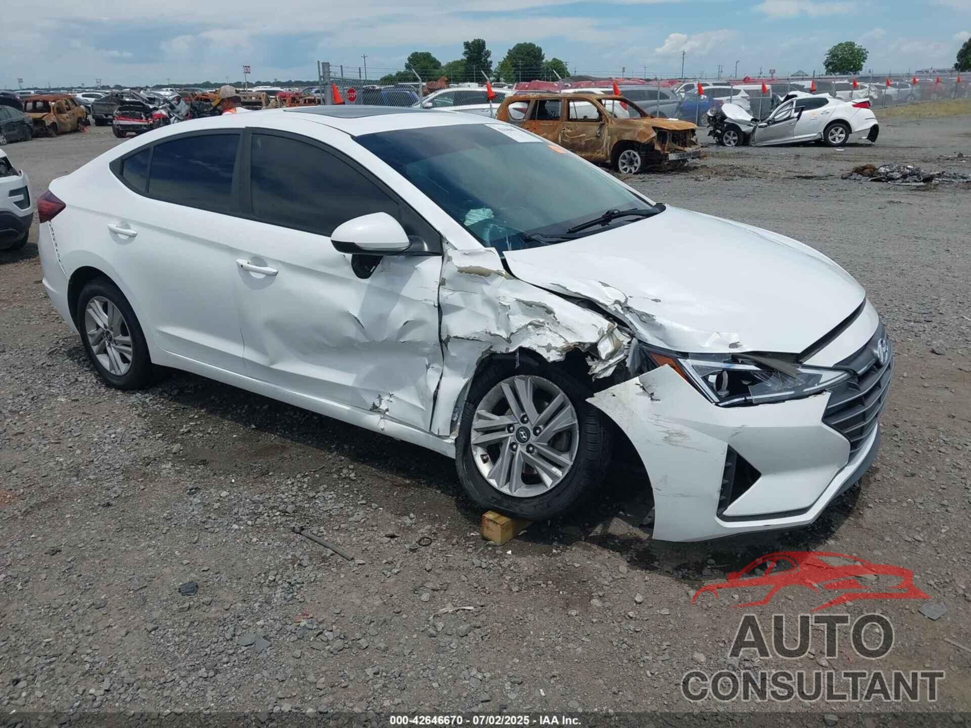 HYUNDAI ELANTRA 2020 - 5NPD84LF1LH545147