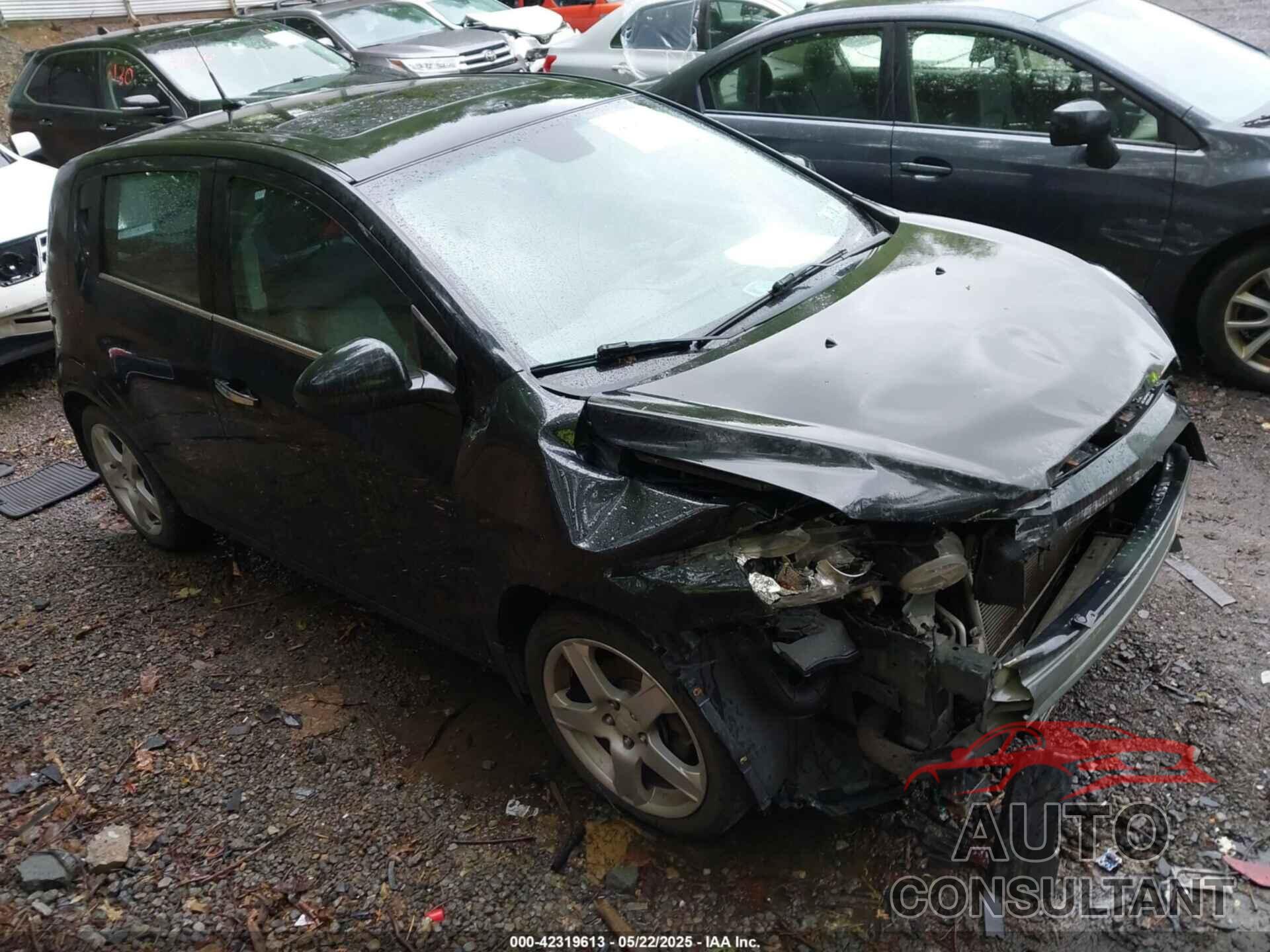 CHEVROLET SONIC 2013 - 1G1JF6SB1D4124919