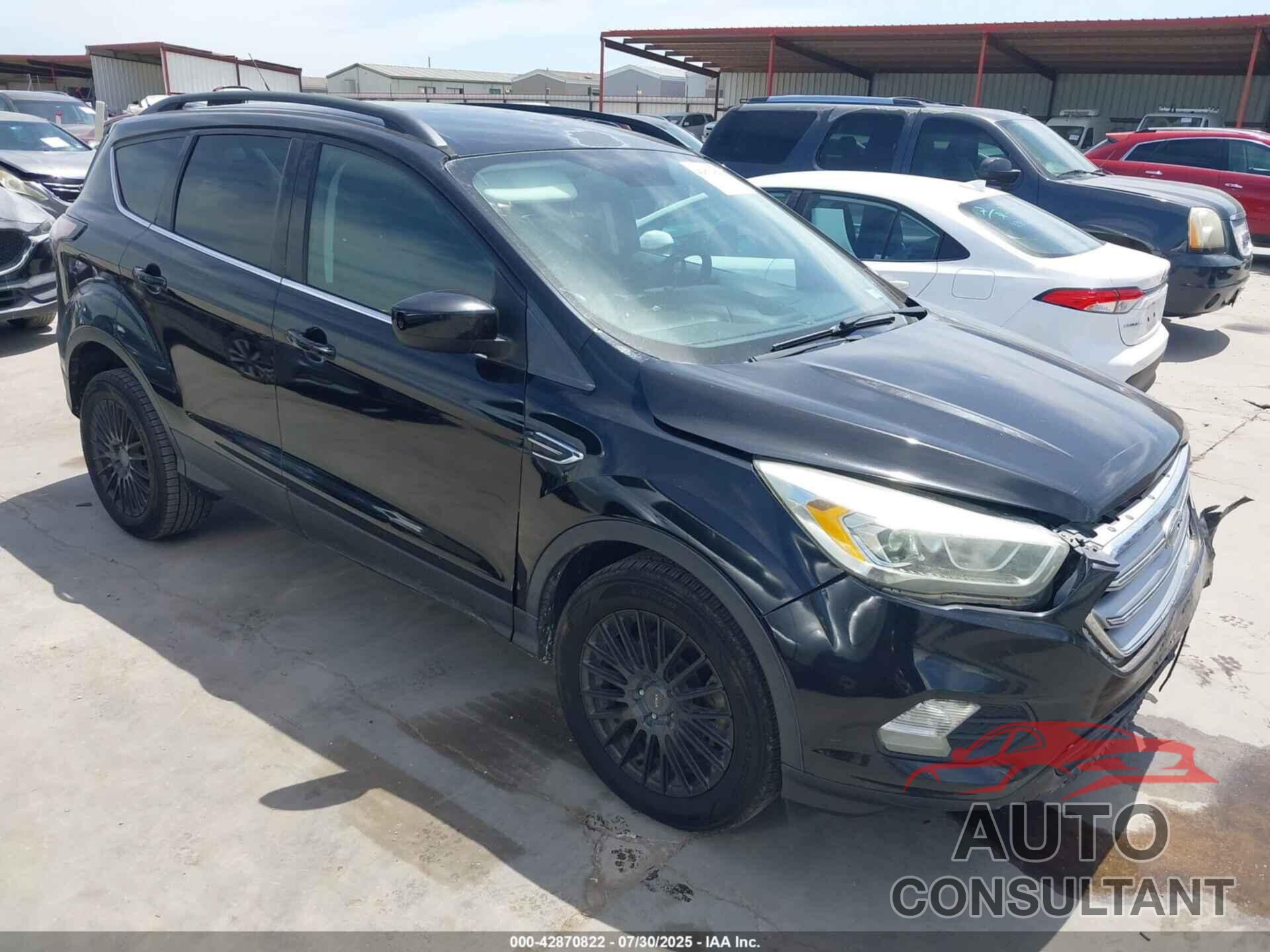 FORD ESCAPE 2017 - 1FMCU0GD0HUC24458