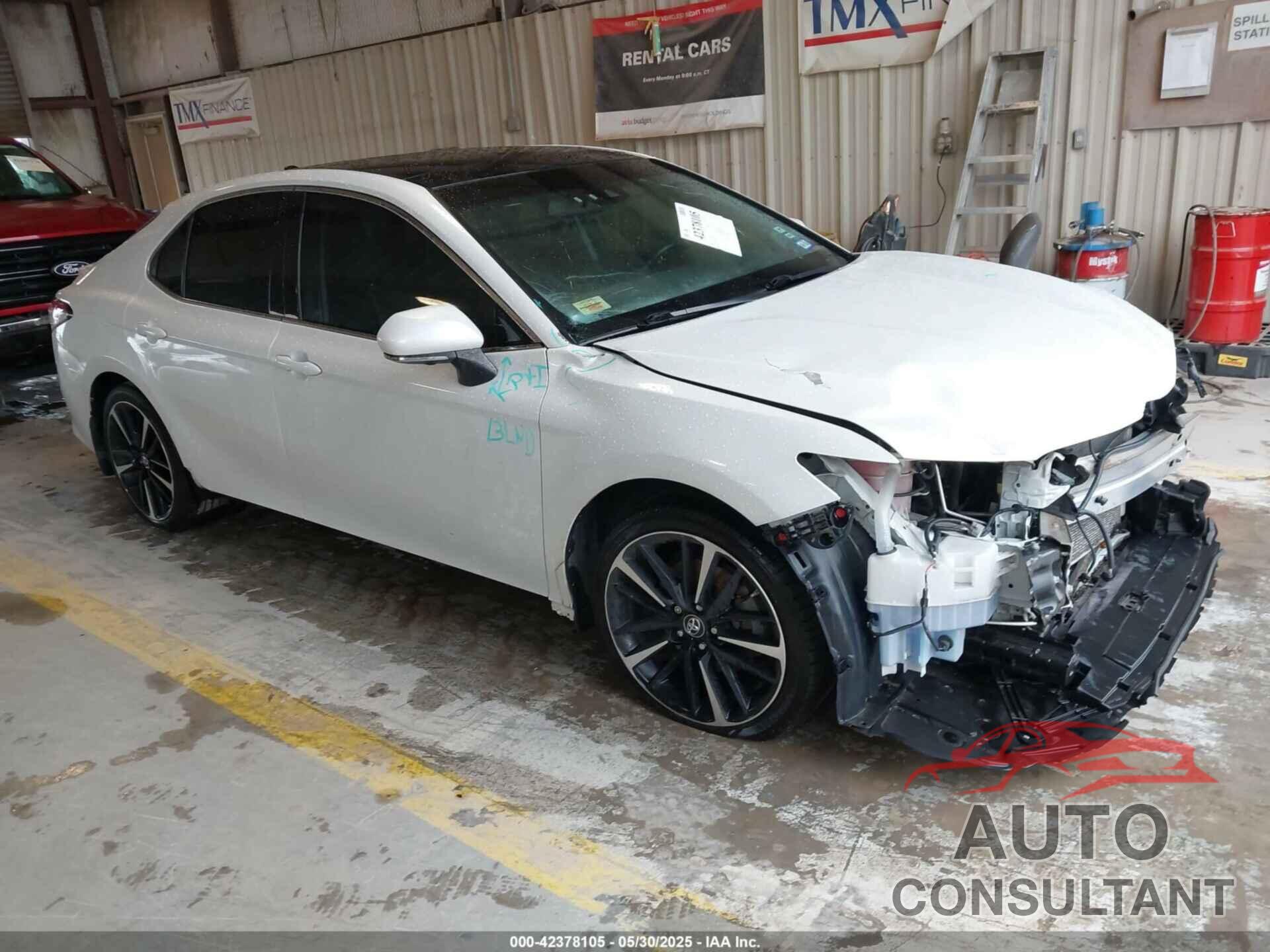 TOYOTA CAMRY 2018 - 4T1B61HK1JU670584