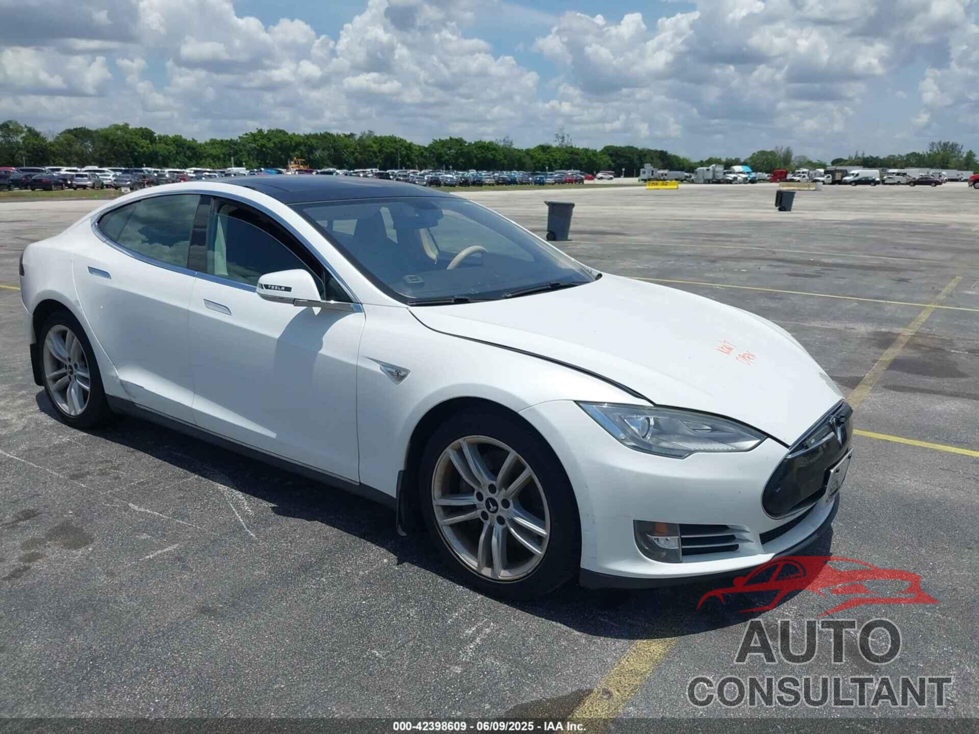 TESLA MODEL S 2013 - 5YJSA1CG4DFP21658