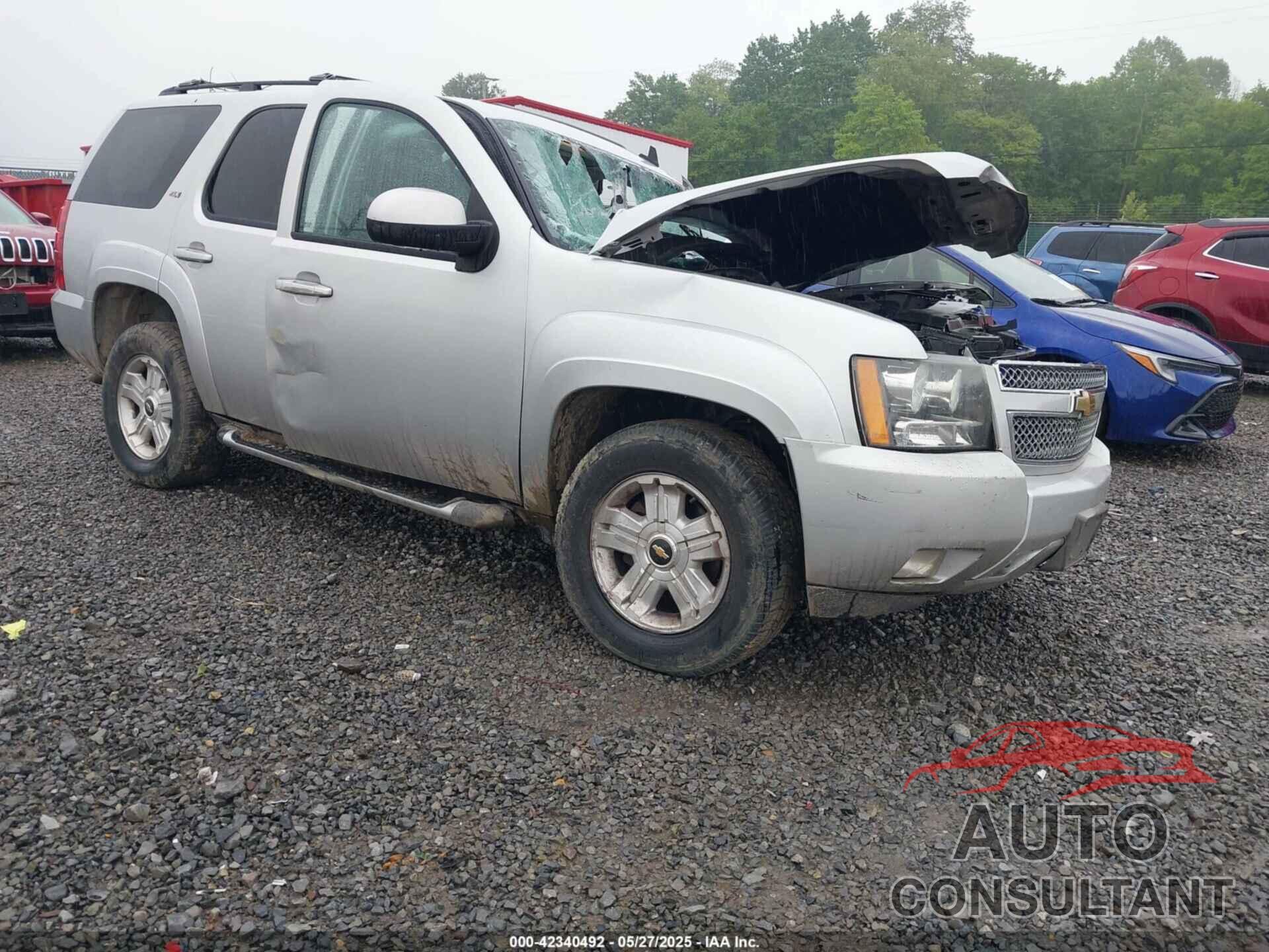 CHEVROLET TAHOE 2011 - 1GNSKBE09BR352846